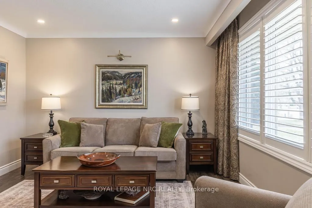 Photo 6 of 38 Lanark Crescent, St. Catharines, Carlton/Bunting — HOMEH