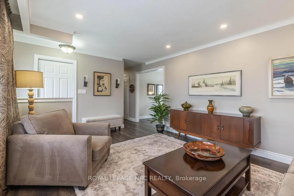 Photo 7 of 38 Lanark Crescent, St. Catharines, Carlton/Bunting — HOMEH