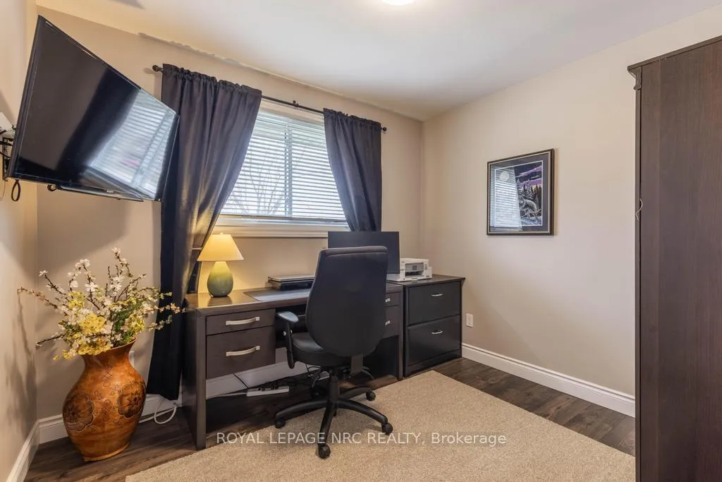 Photo 15 of 38 Lanark Crescent, St. Catharines, Carlton/Bunting — HOMEH