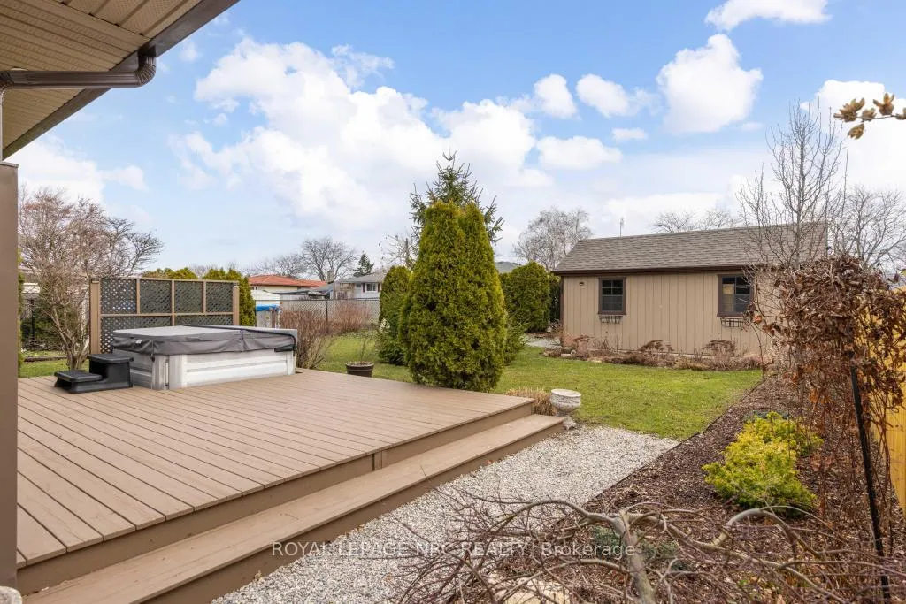 Photo 23 of 38 Lanark Crescent, St. Catharines, Carlton/Bunting — HOMEH