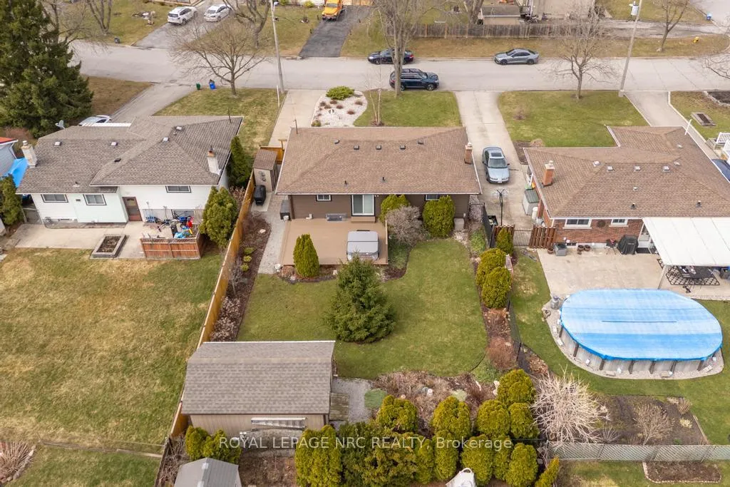 Photo 28 of 38 Lanark Crescent, St. Catharines, Carlton/Bunting — HOMEH