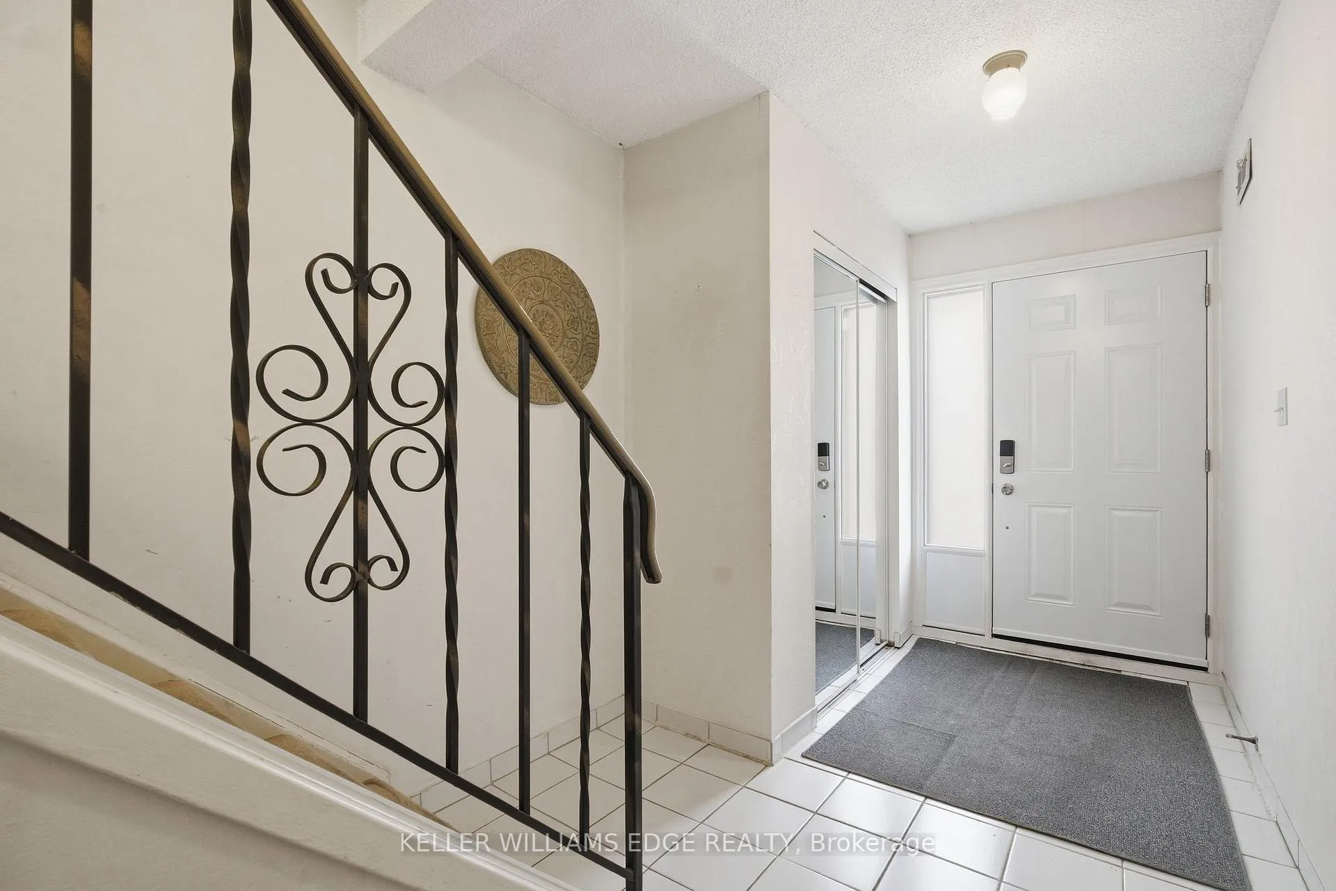 Photo 5 of Unit 78, 1115 Paramount Drive, Hamilton, Stoney Creek Mountain — HOMEH