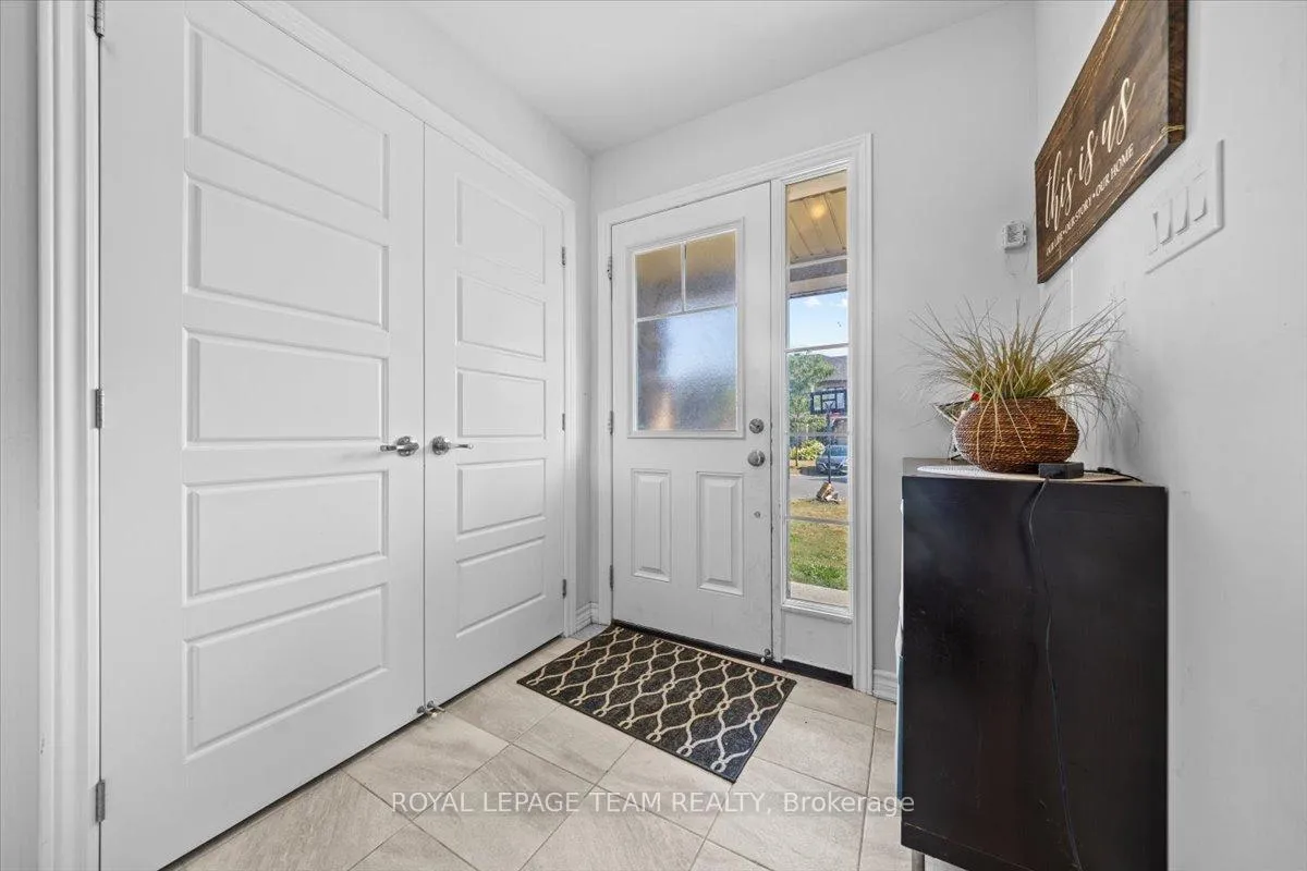 Photo 3 of 814 Stallion Crescent, Ottawa, Stittsville (South) — HOMEH