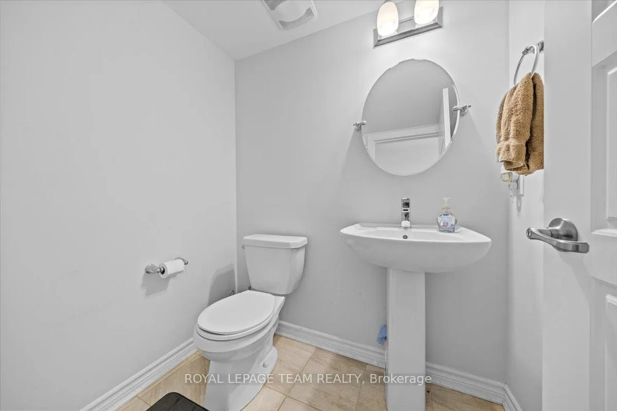Photo 4 of 814 Stallion Crescent, Ottawa, Stittsville (South) — HOMEH