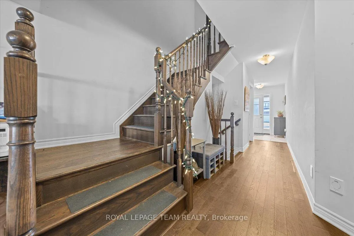 Photo 5 of 814 Stallion Crescent, Ottawa, Stittsville (South) — HOMEH