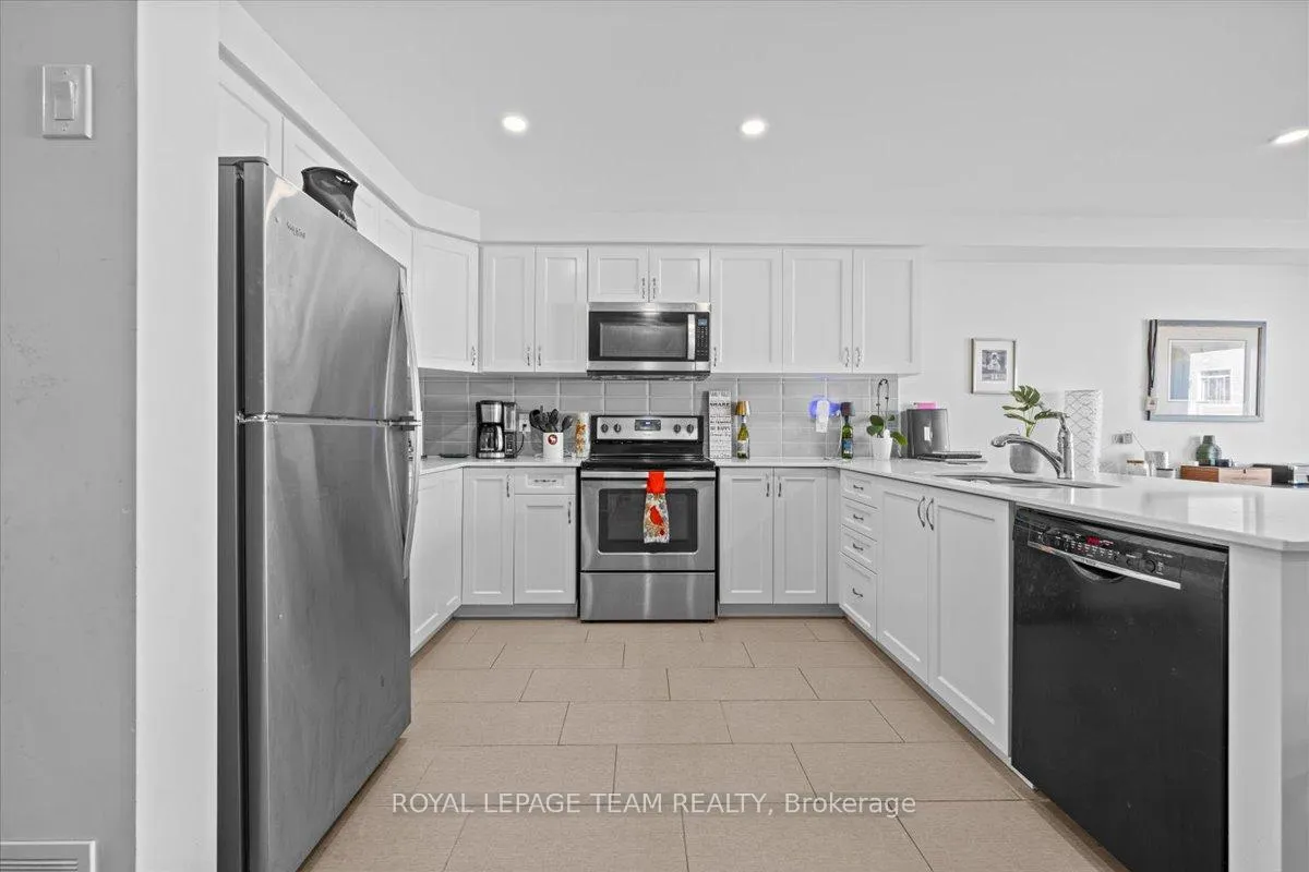 Photo 6 of 814 Stallion Crescent, Ottawa, Stittsville (South) — HOMEH