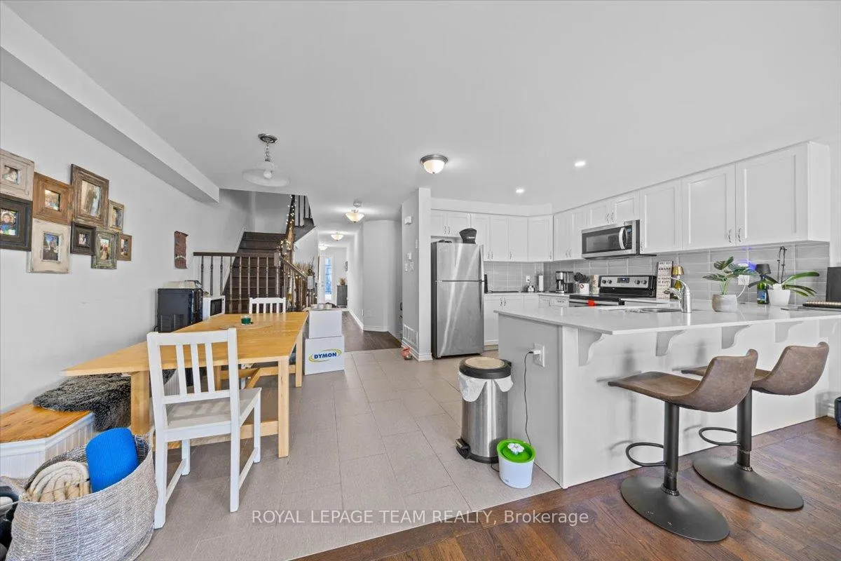 Photo 8 of 814 Stallion Crescent, Ottawa, Stittsville (South) — HOMEH
