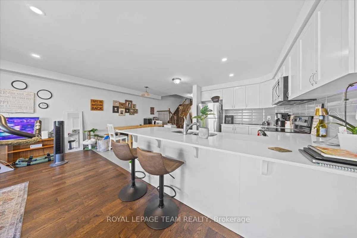 Photo 12 of 814 Stallion Crescent, Ottawa, Stittsville (South) — HOMEH