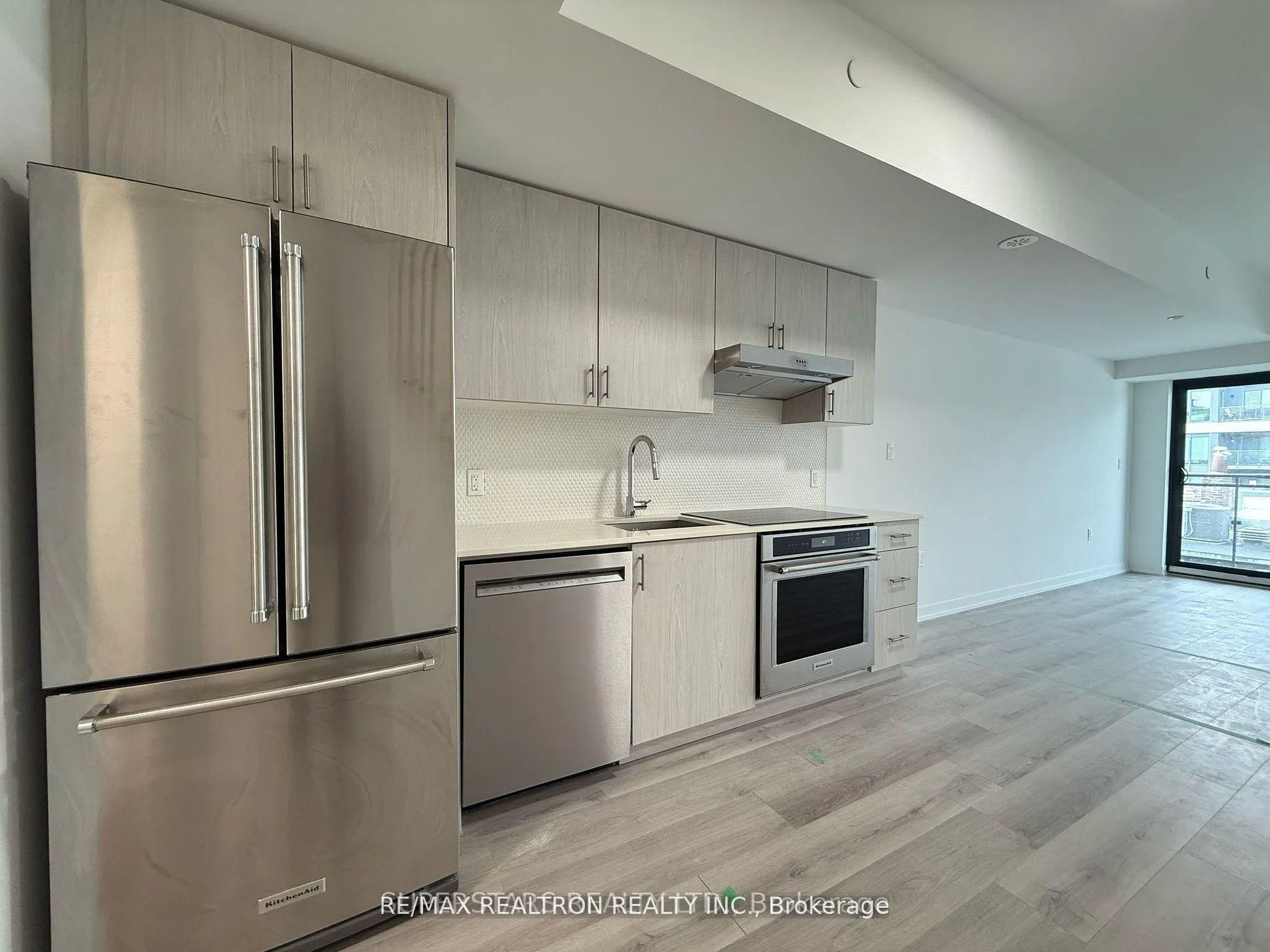 Front of Unit 308, 485 Logan Avenue