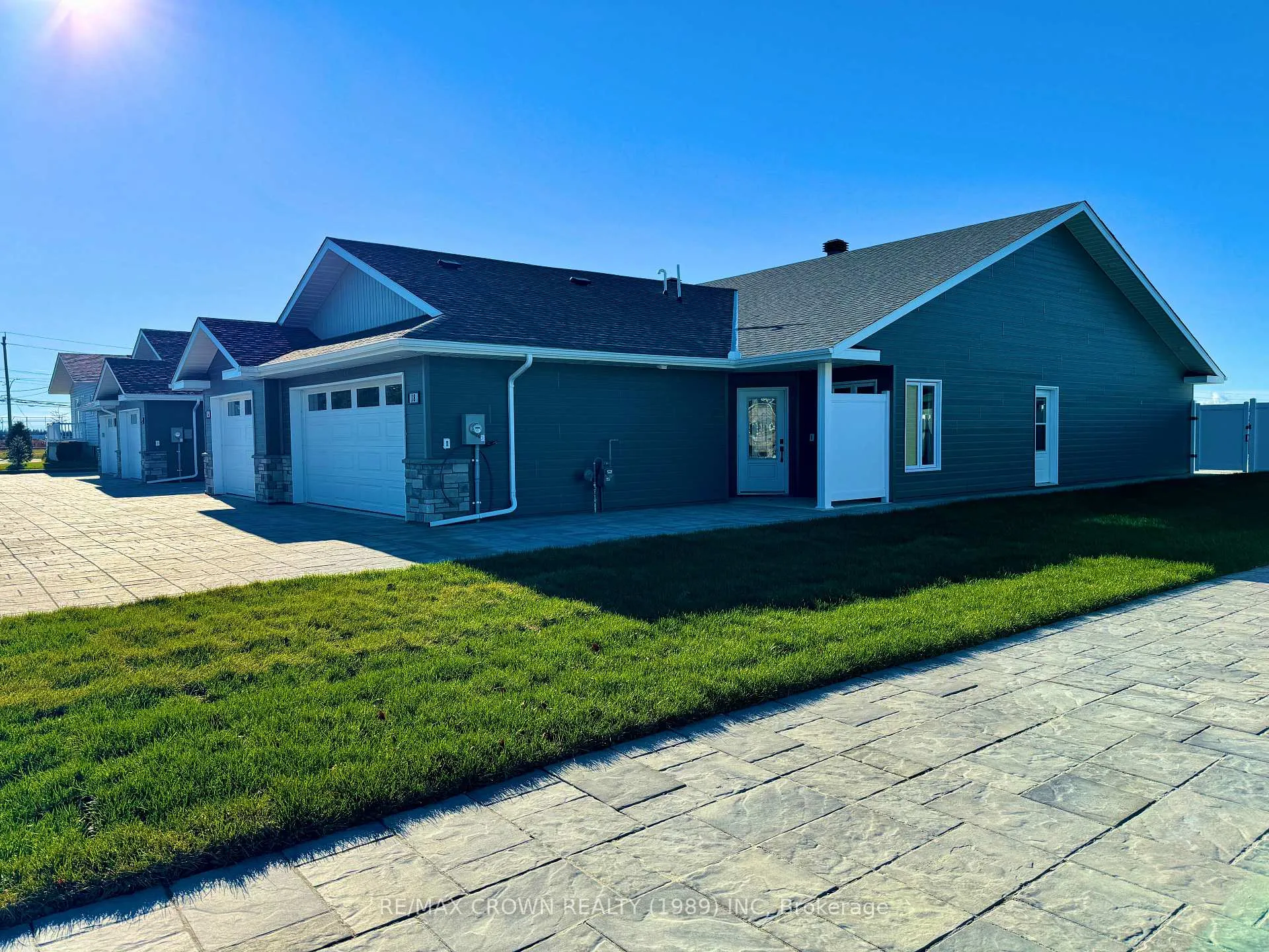 Photo 2 of 18 Golf Street, Kapuskasing — HOMEH