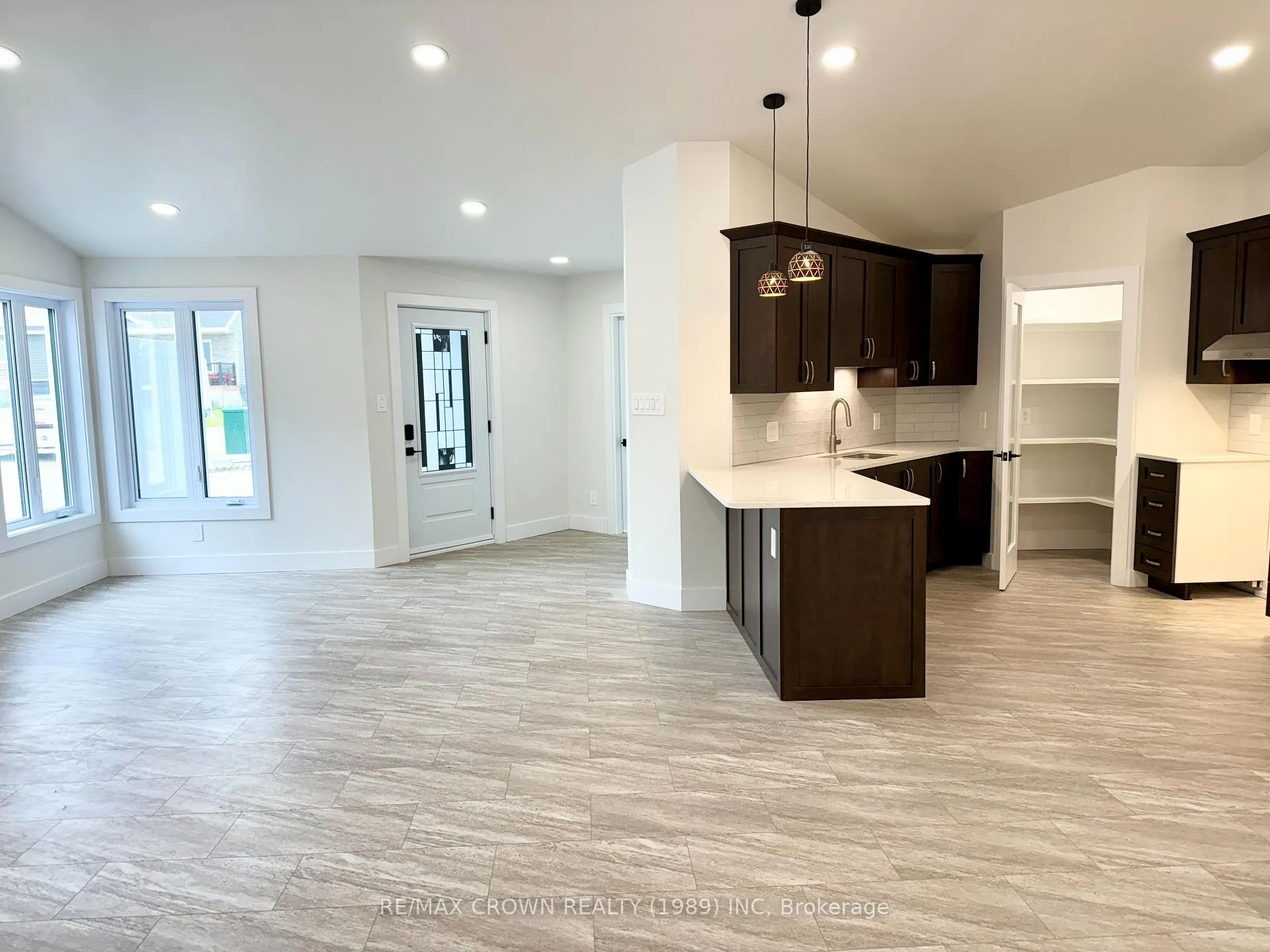 Photo 8 of 18 Golf Street, Kapuskasing — HOMEH
