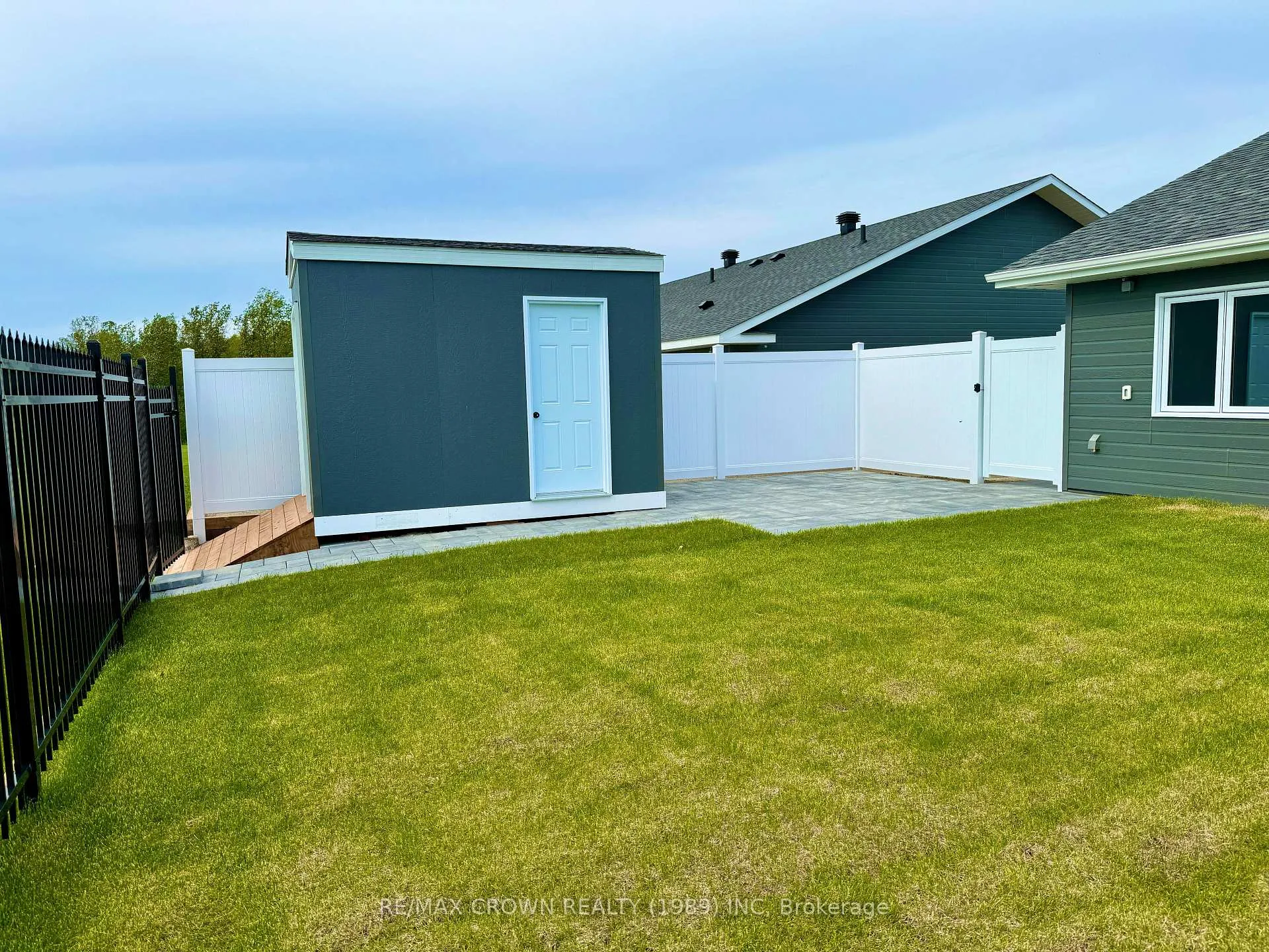 Photo 38 of 18 Golf Street, Kapuskasing — HOMEH