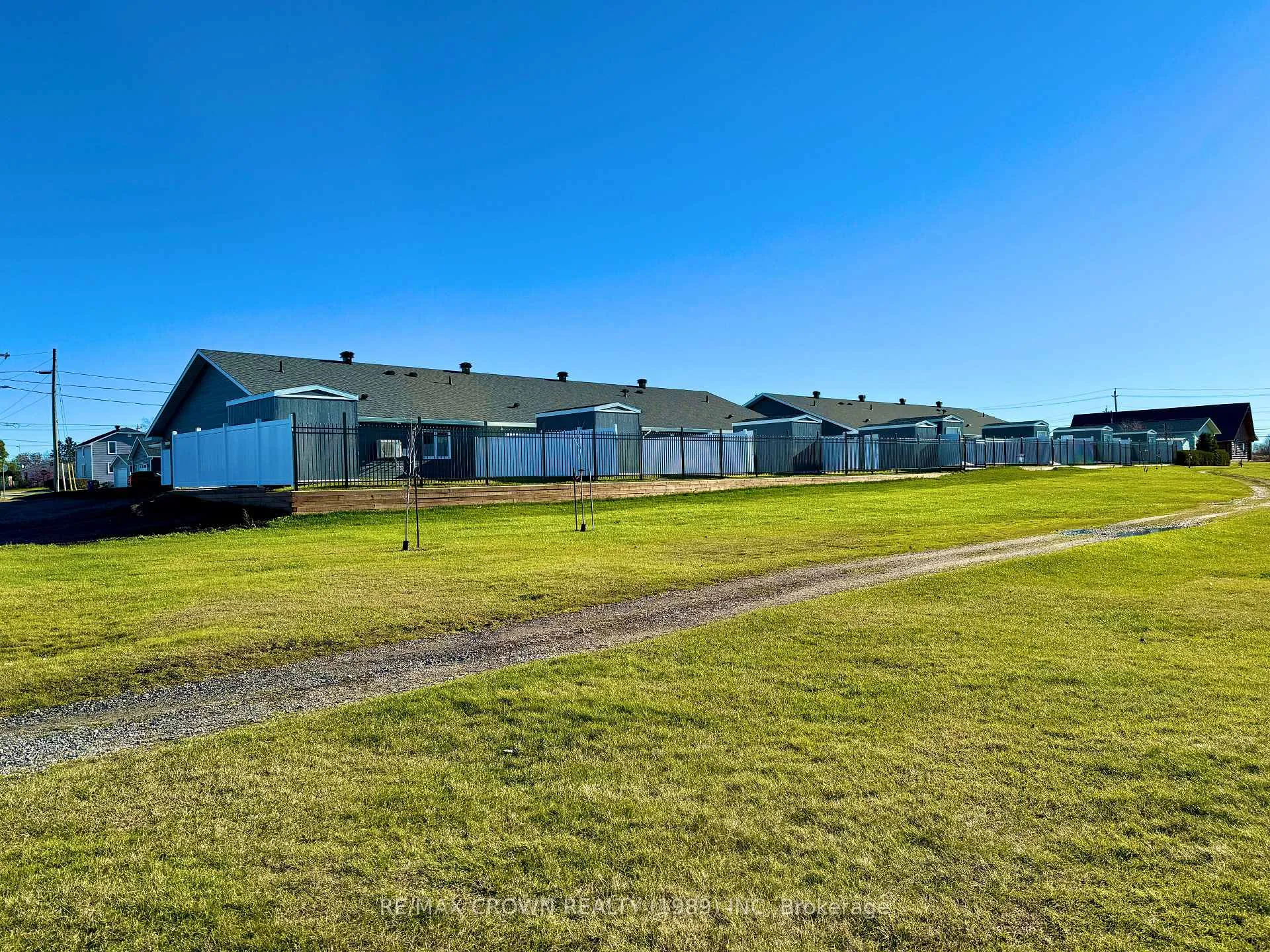 Photo 4 of 20 Golf Street, Kapuskasing — HOMEH