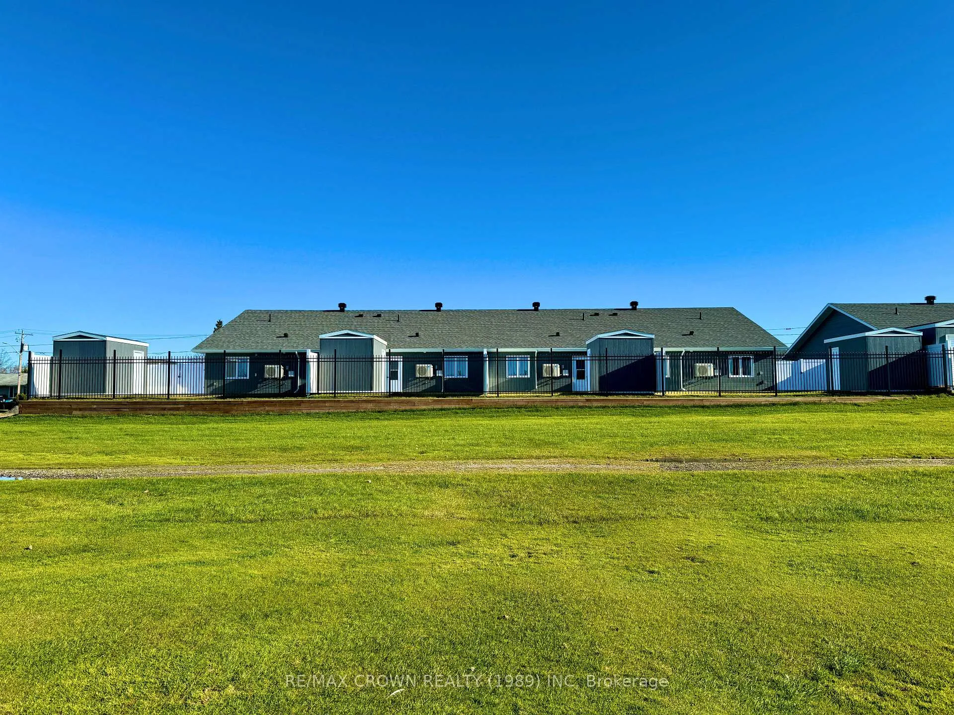 Photo 2 of 22 Golf Street, Kapuskasing — HOMEH