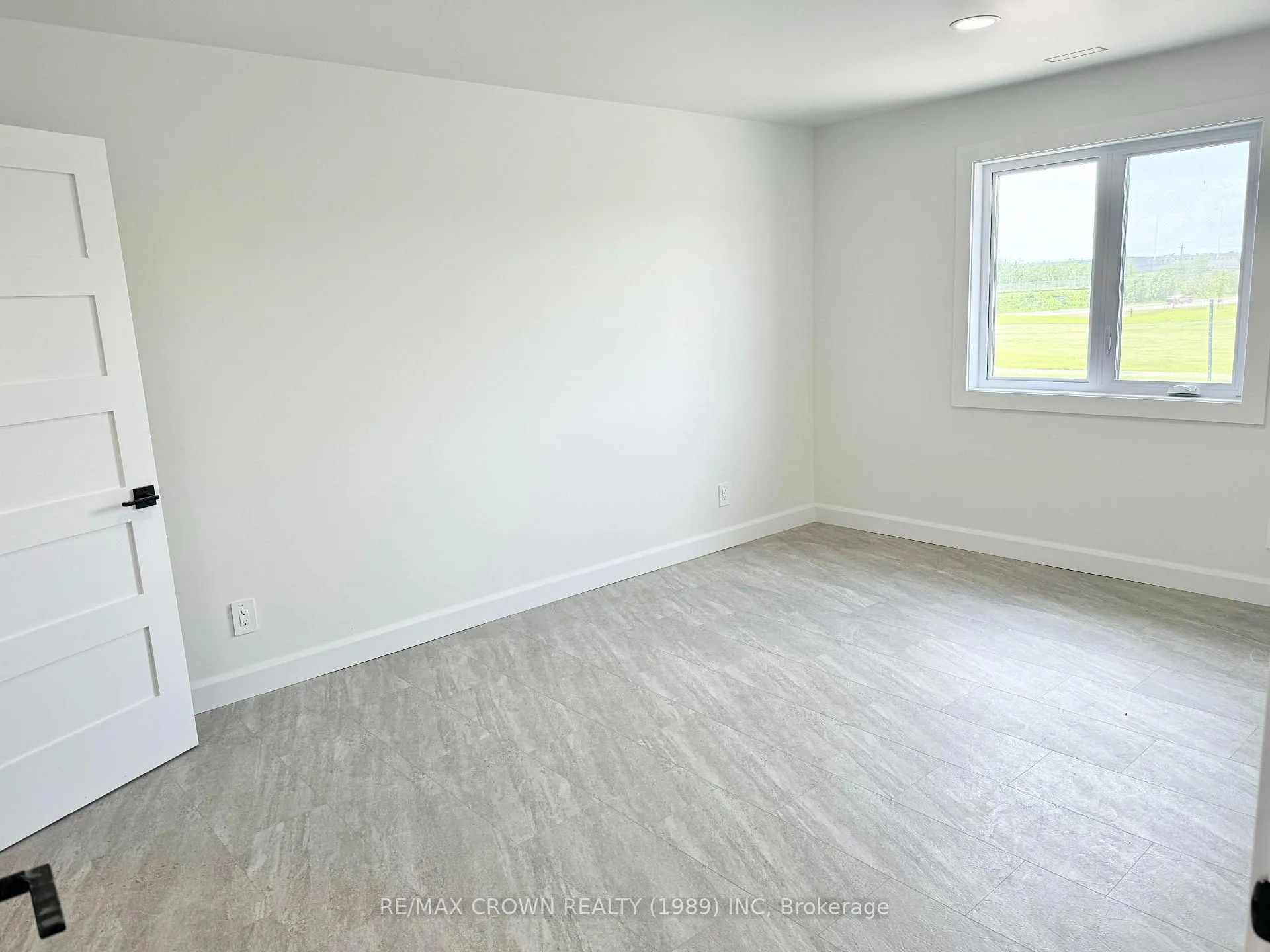 Photo 17 of 24 Golf Street, Kapuskasing — HOMEH