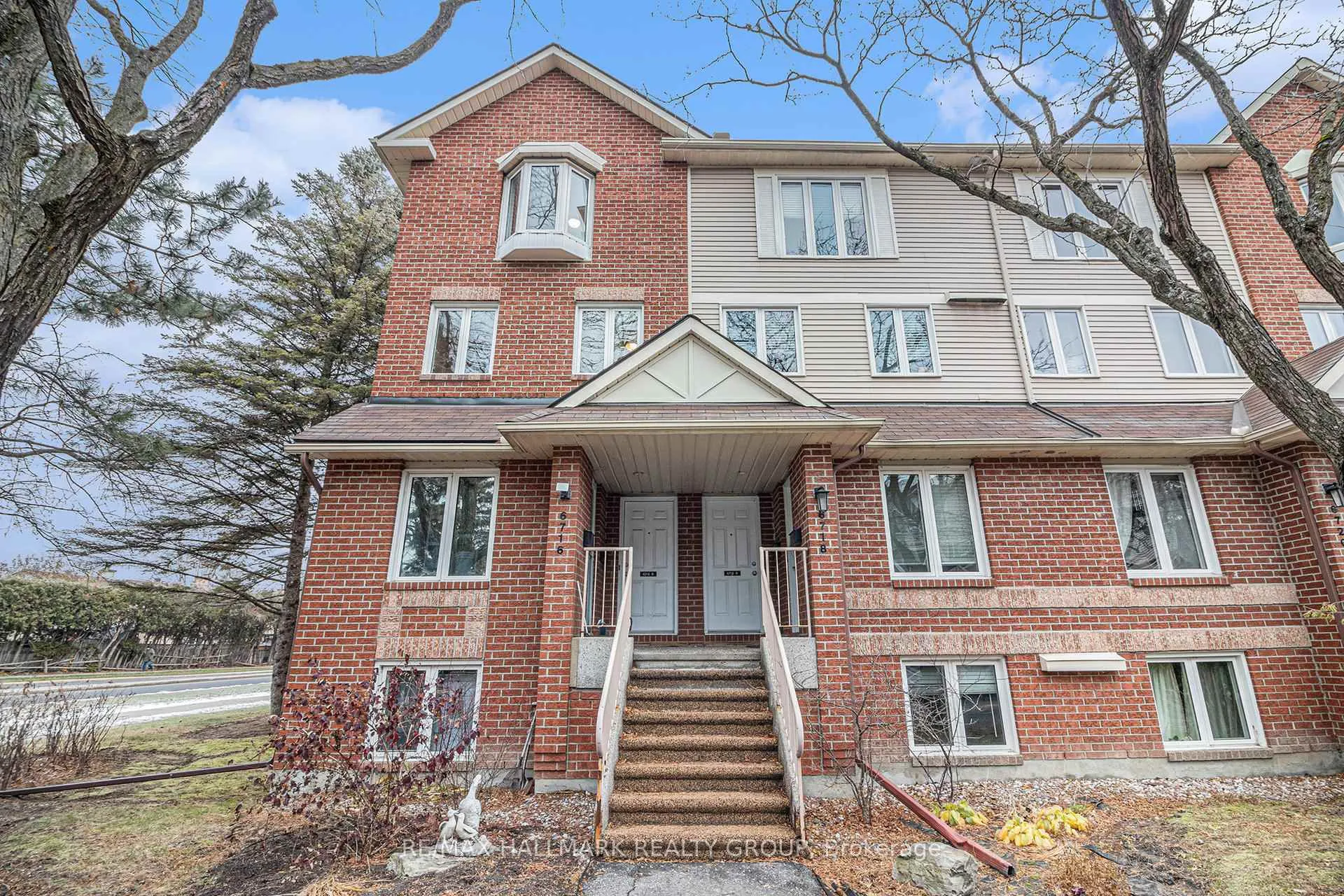 Photo 1 of Unit B, 6716 Jeanne D'arc Boulevard, Ottawa, Convent Glen North — HOMEH