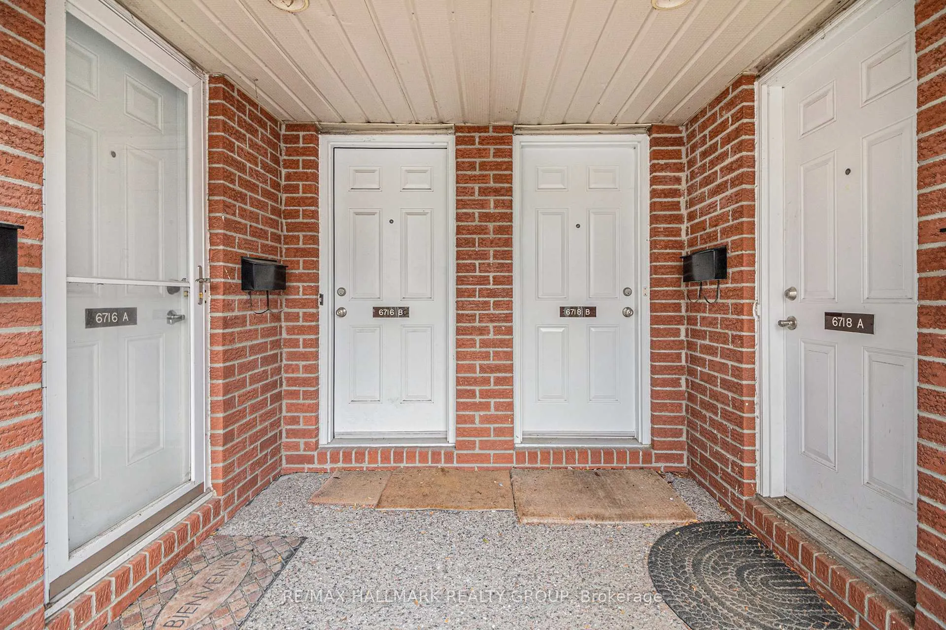 Photo 2 of Unit B, 6716 Jeanne D'arc Boulevard, Ottawa, Convent Glen North — HOMEH