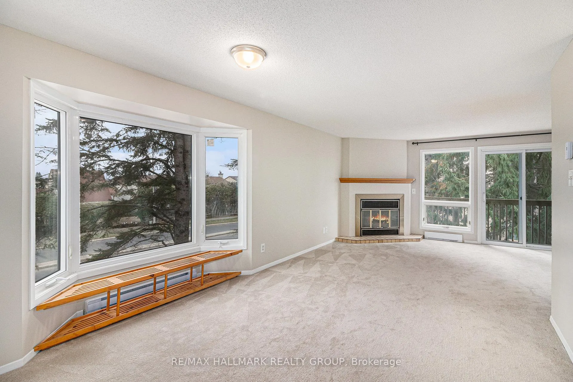 Photo 4 of Unit B, 6716 Jeanne D'arc Boulevard, Ottawa, Convent Glen North — HOMEH