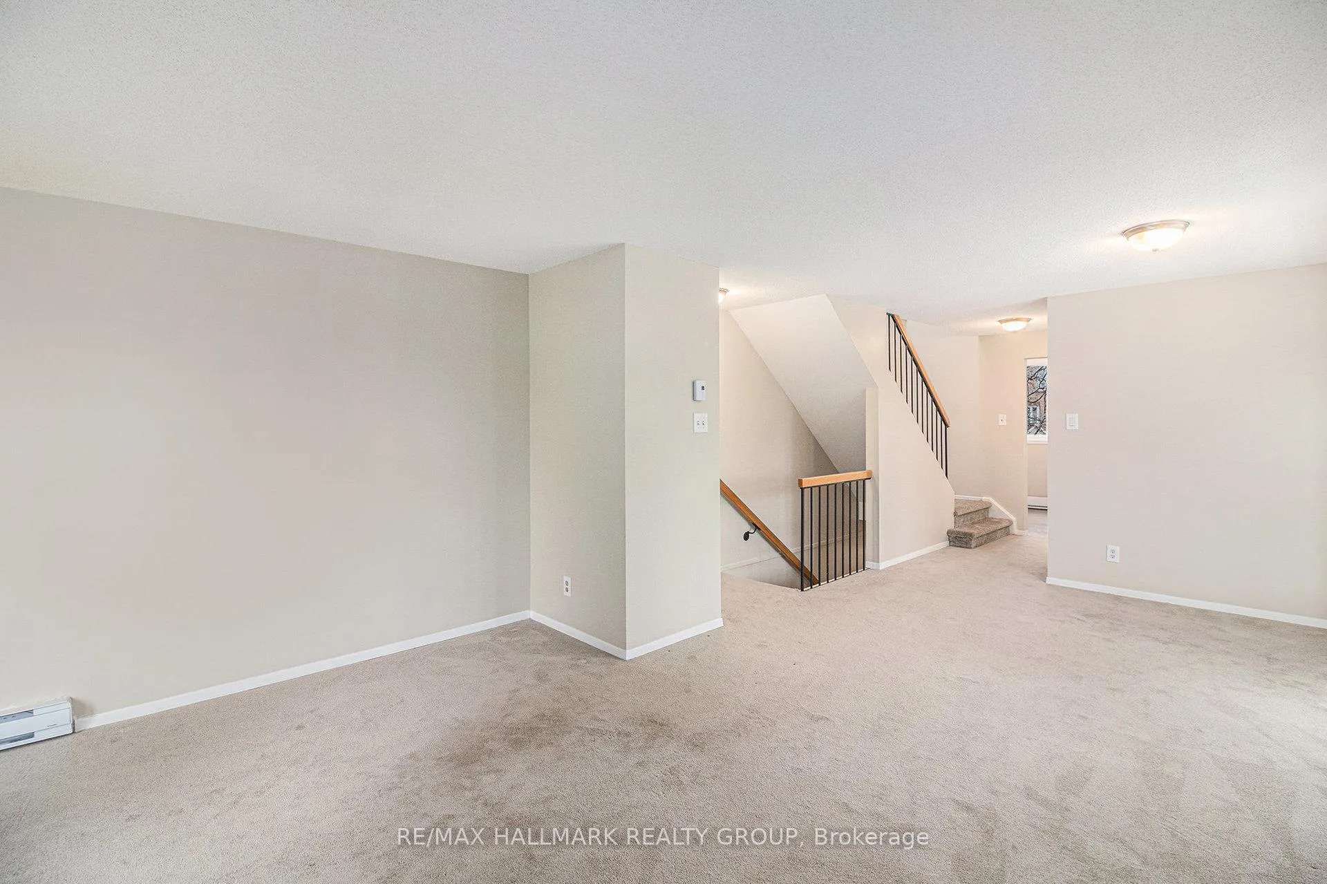 Photo 6 of Unit B, 6716 Jeanne D'arc Boulevard, Ottawa, Convent Glen North — HOMEH