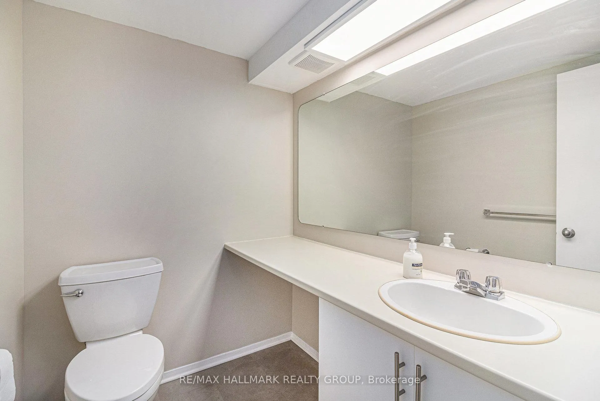 Photo 8 of Unit B, 6716 Jeanne D'arc Boulevard, Ottawa, Convent Glen North — HOMEH