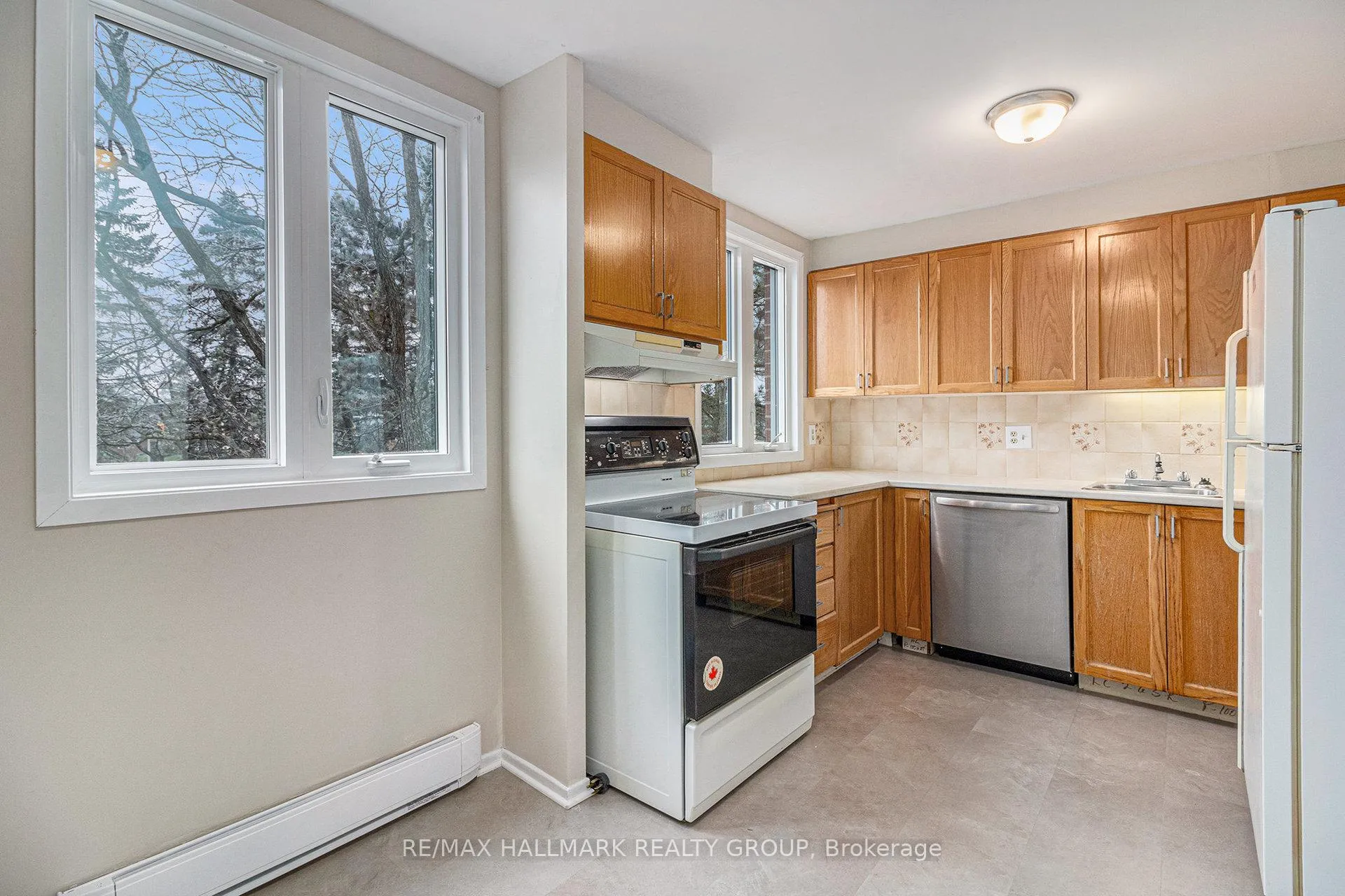 Photo 9 of Unit B, 6716 Jeanne D'arc Boulevard, Ottawa, Convent Glen North — HOMEH