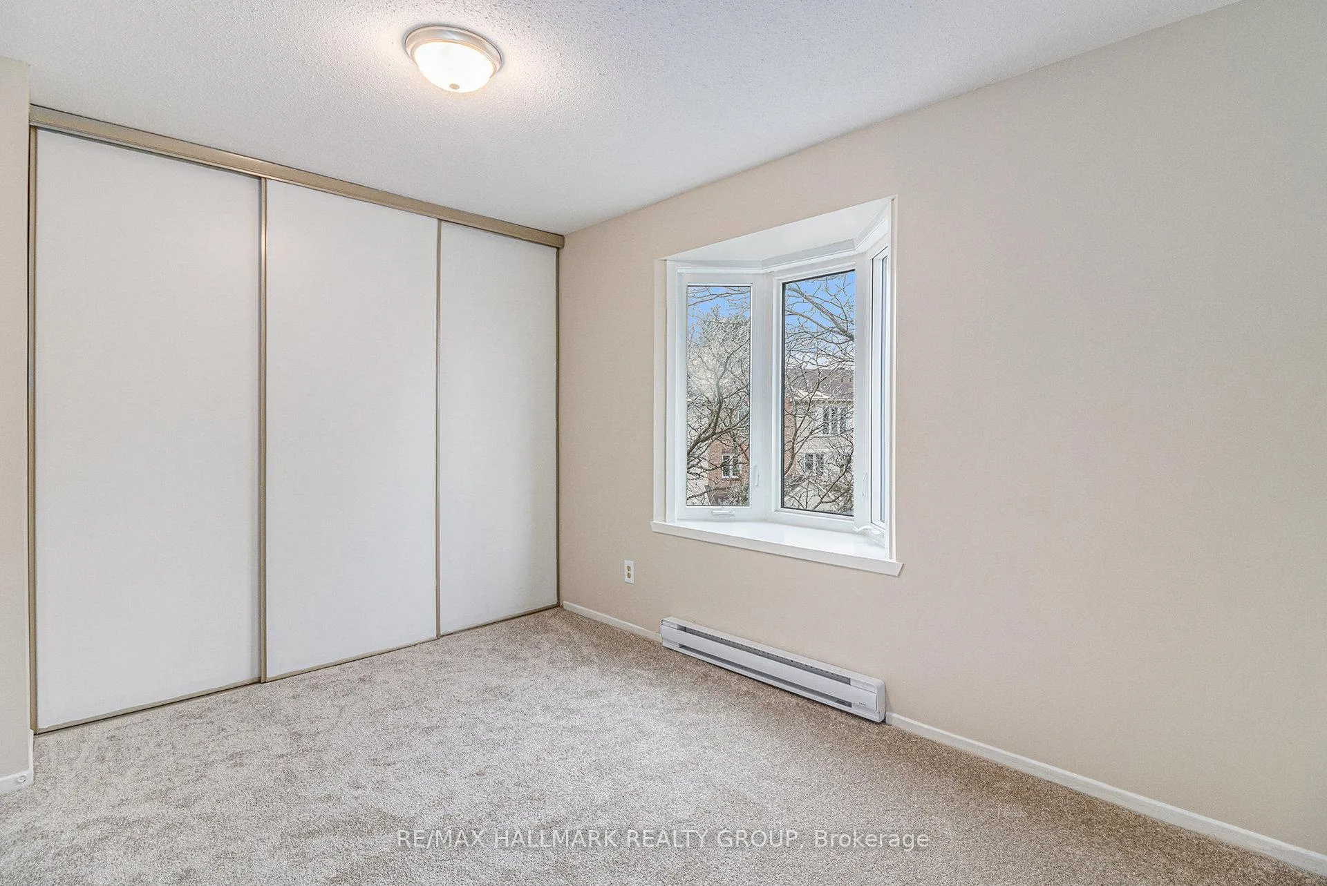 Photo 12 of Unit B, 6716 Jeanne D'arc Boulevard, Ottawa, Convent Glen North — HOMEH