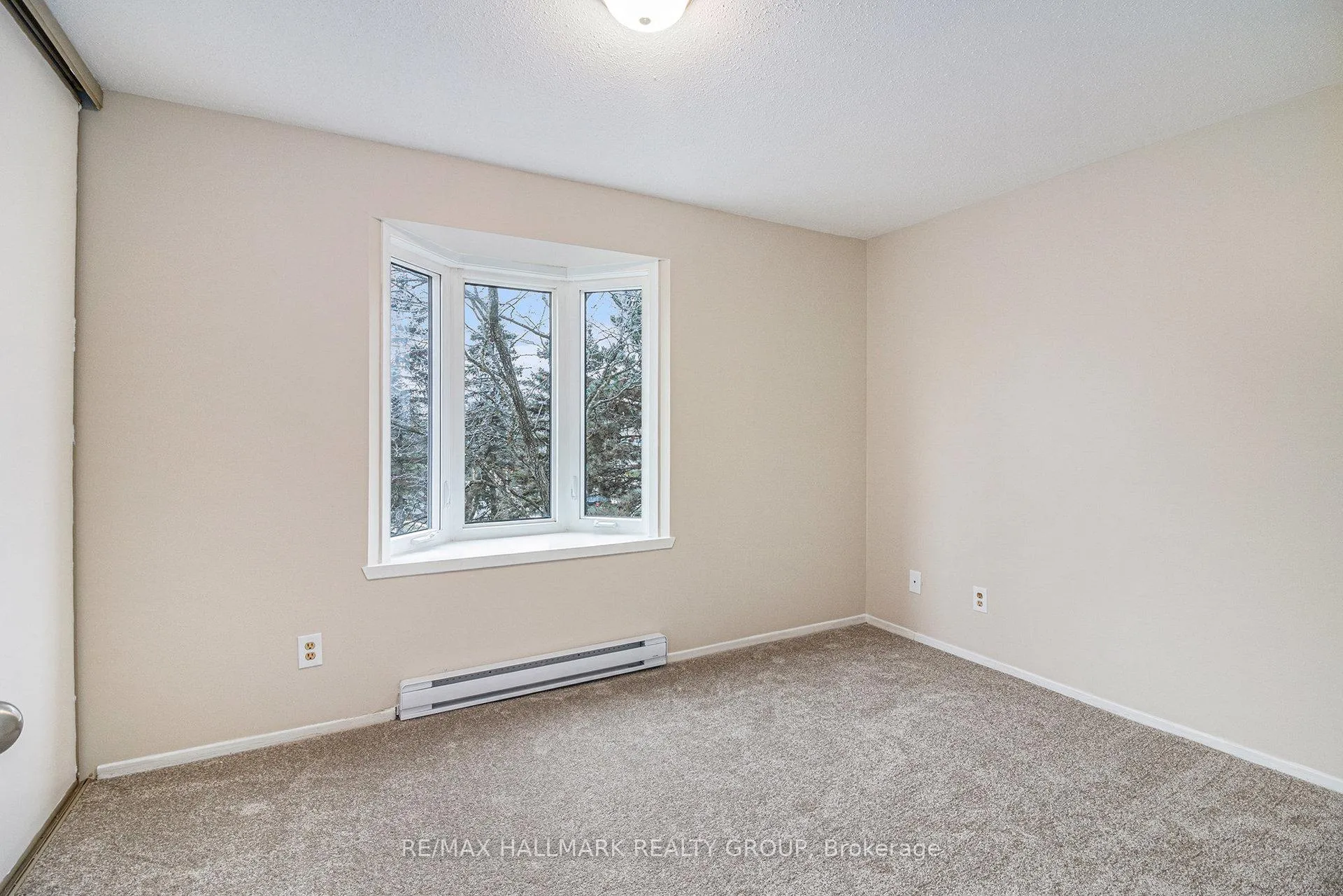 Photo 13 of Unit B, 6716 Jeanne D'arc Boulevard, Ottawa, Convent Glen North — HOMEH
