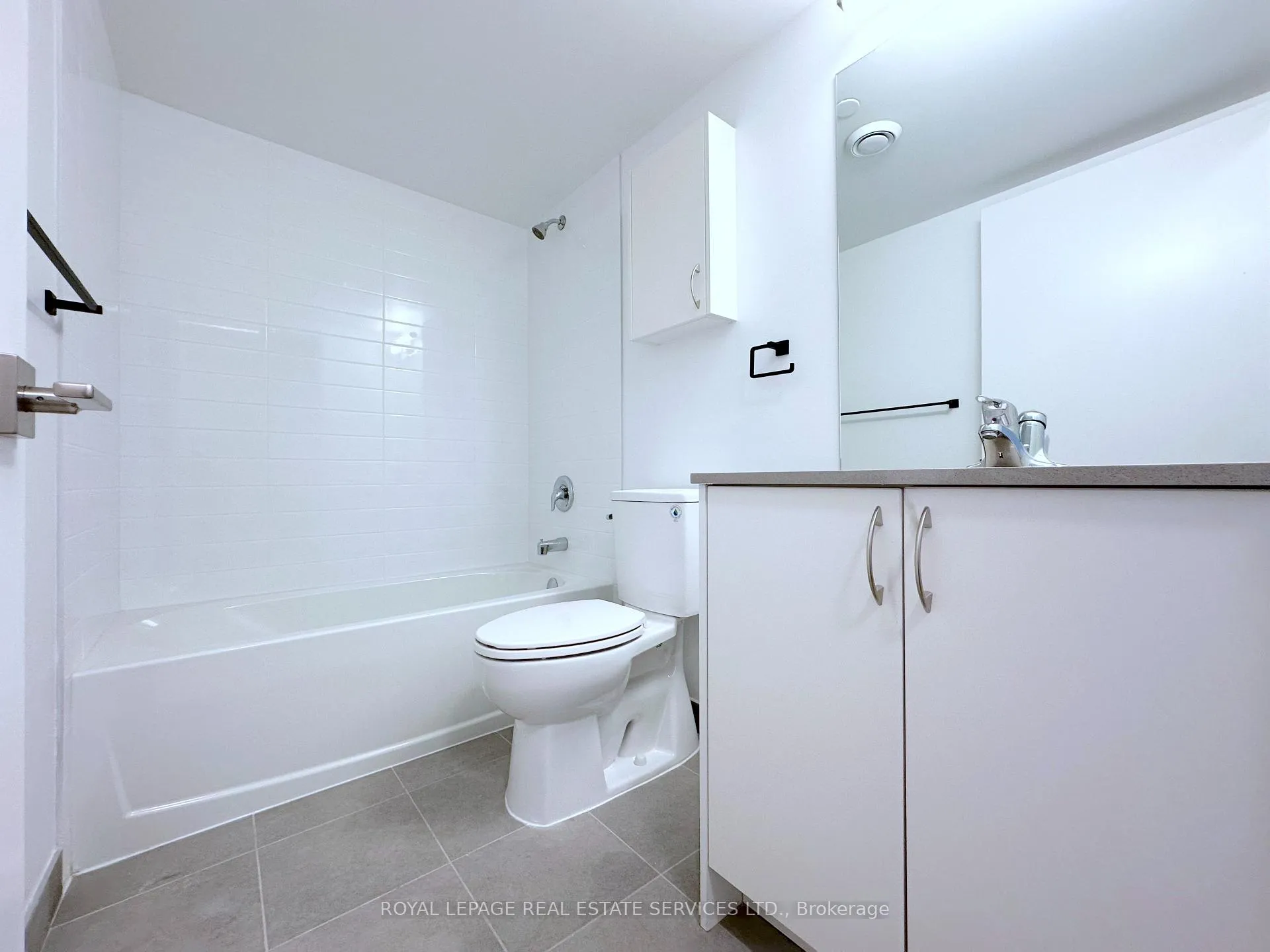 Photo 6 of Unit 205, 25 Kitney Drive, Ajax, South West — HOMEH