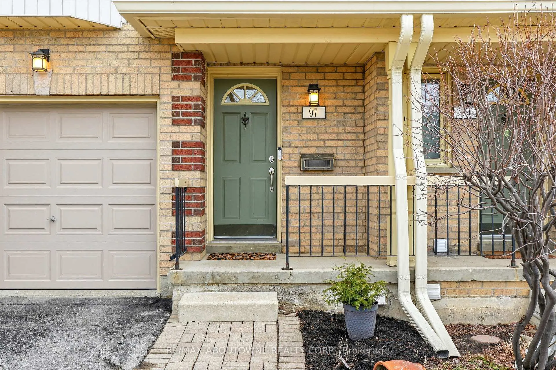 Photo 2 of Unit 97, 302 College Avenue W, Guelph, Dovercliffe Park/Old University — HOMEH