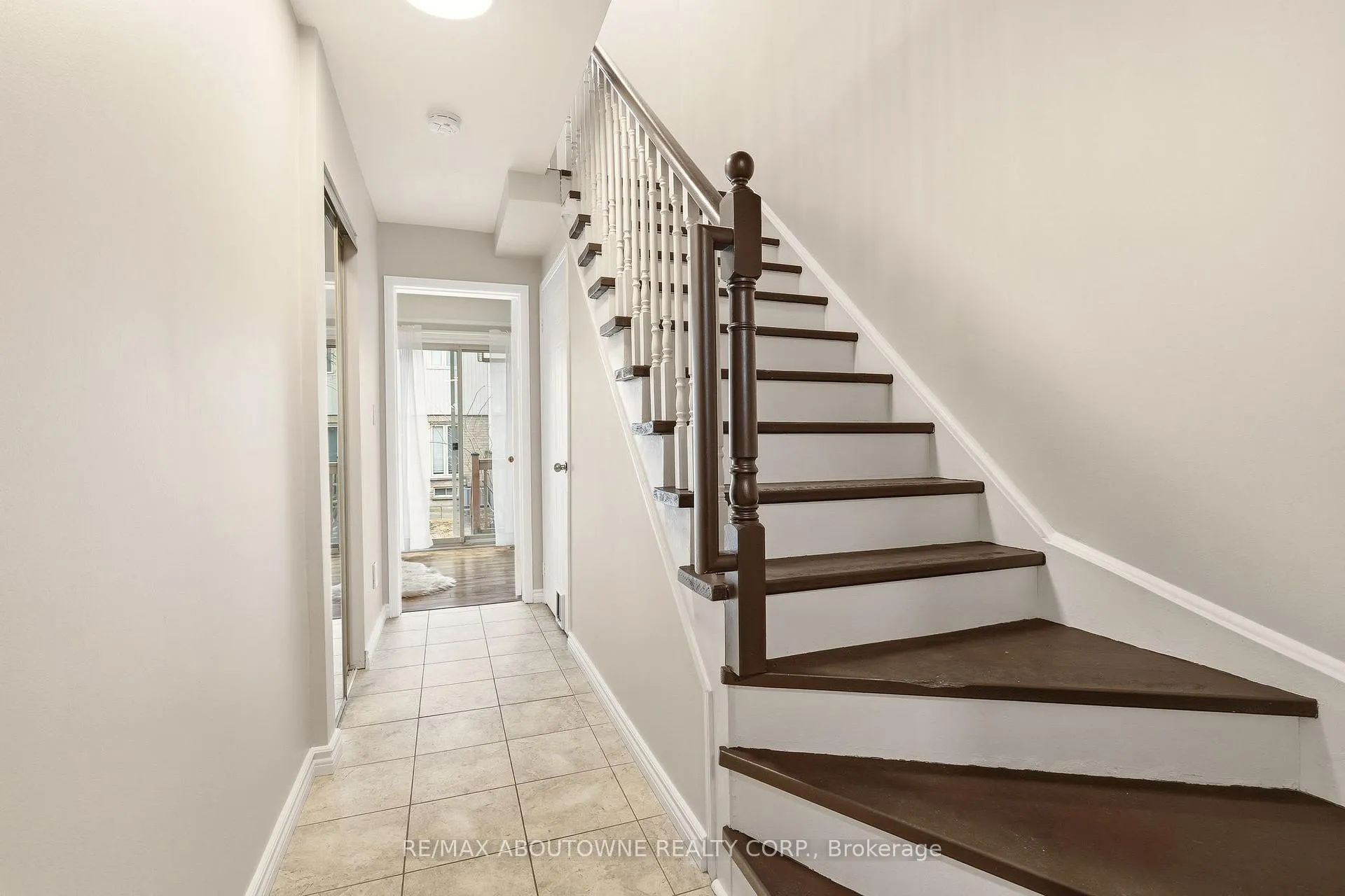 Photo 3 of Unit 97, 302 College Avenue W, Guelph, Dovercliffe Park/Old University — HOMEH