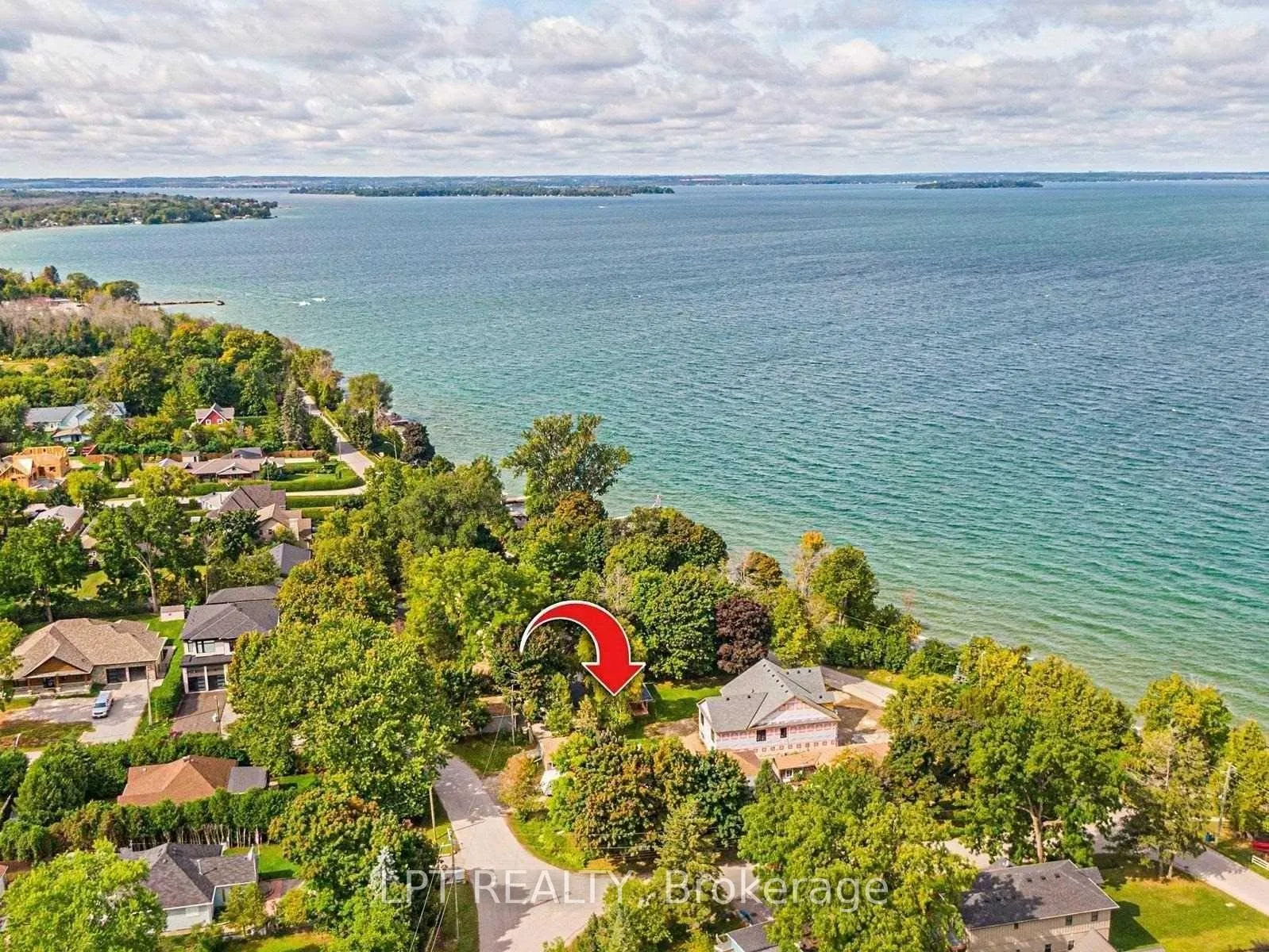 Photo 1 of Unit 2, 72 Farley Circle, Georgina, Historic Lakeshore Communities — HOMEH