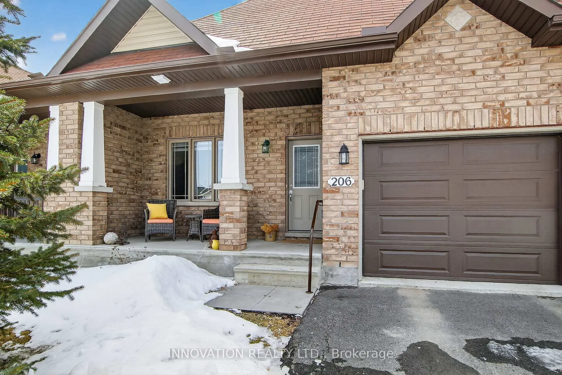 Photo 2 of 206 Edey Street, Arnprior — HOMEH