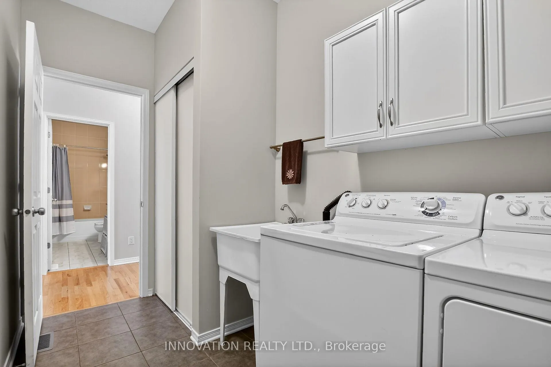 Photo 8 of 206 Edey Street, Arnprior — HOMEH