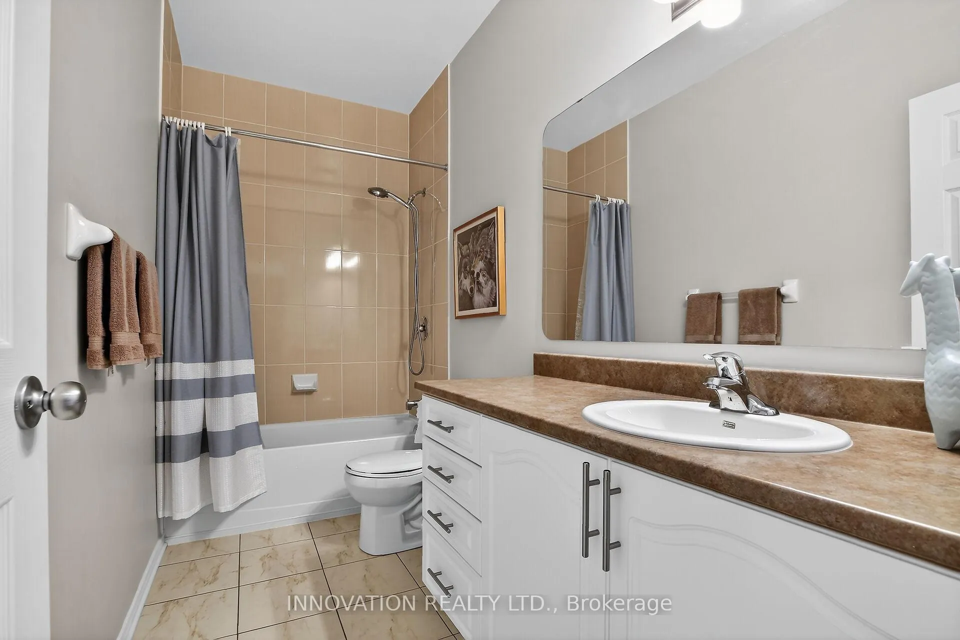 Photo 9 of 206 Edey Street, Arnprior — HOMEH