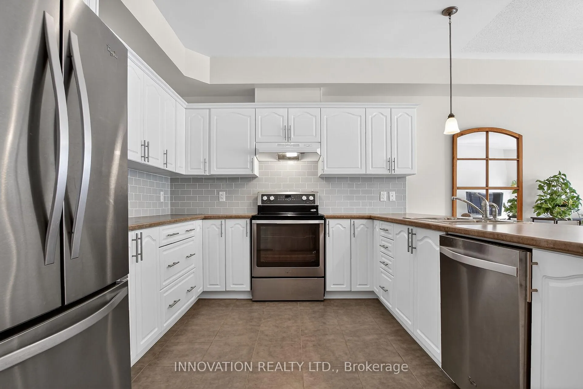 Photo 11 of 206 Edey Street, Arnprior — HOMEH