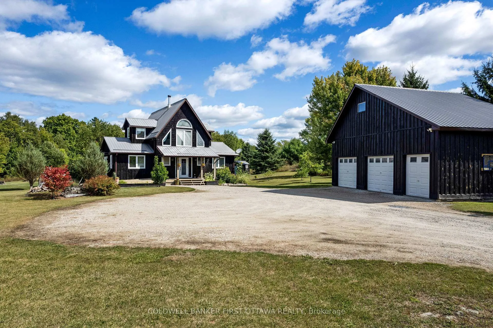 Photo 1 of 1158 Fallbrook Road, Tay Valley, Bathurst/Burgess & Sherbrooke (Bathurst) Twp — HOMEH
