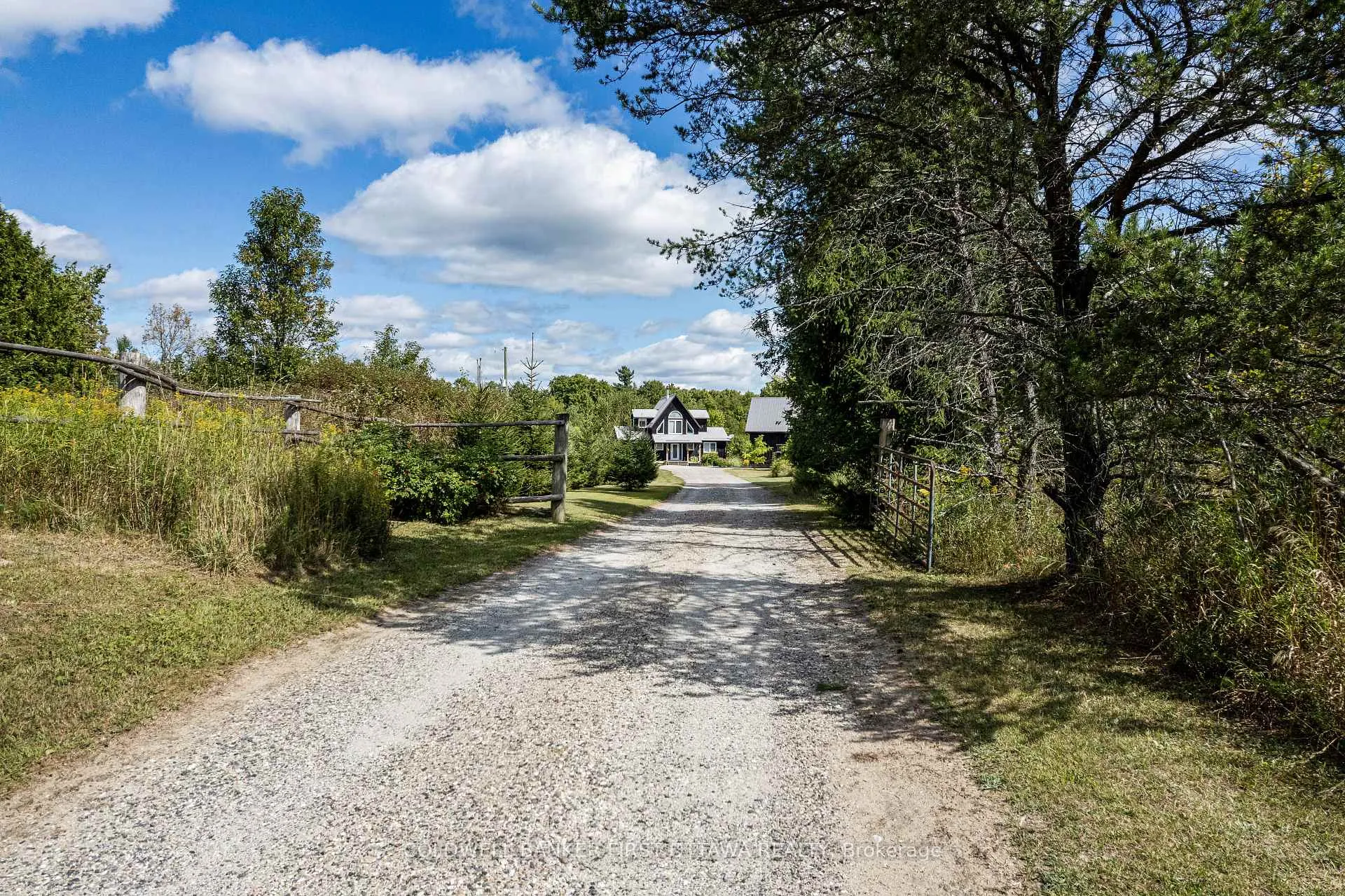 Photo 3 of 1158 Fallbrook Road, Tay Valley, Bathurst/Burgess & Sherbrooke (Bathurst) Twp — HOMEH