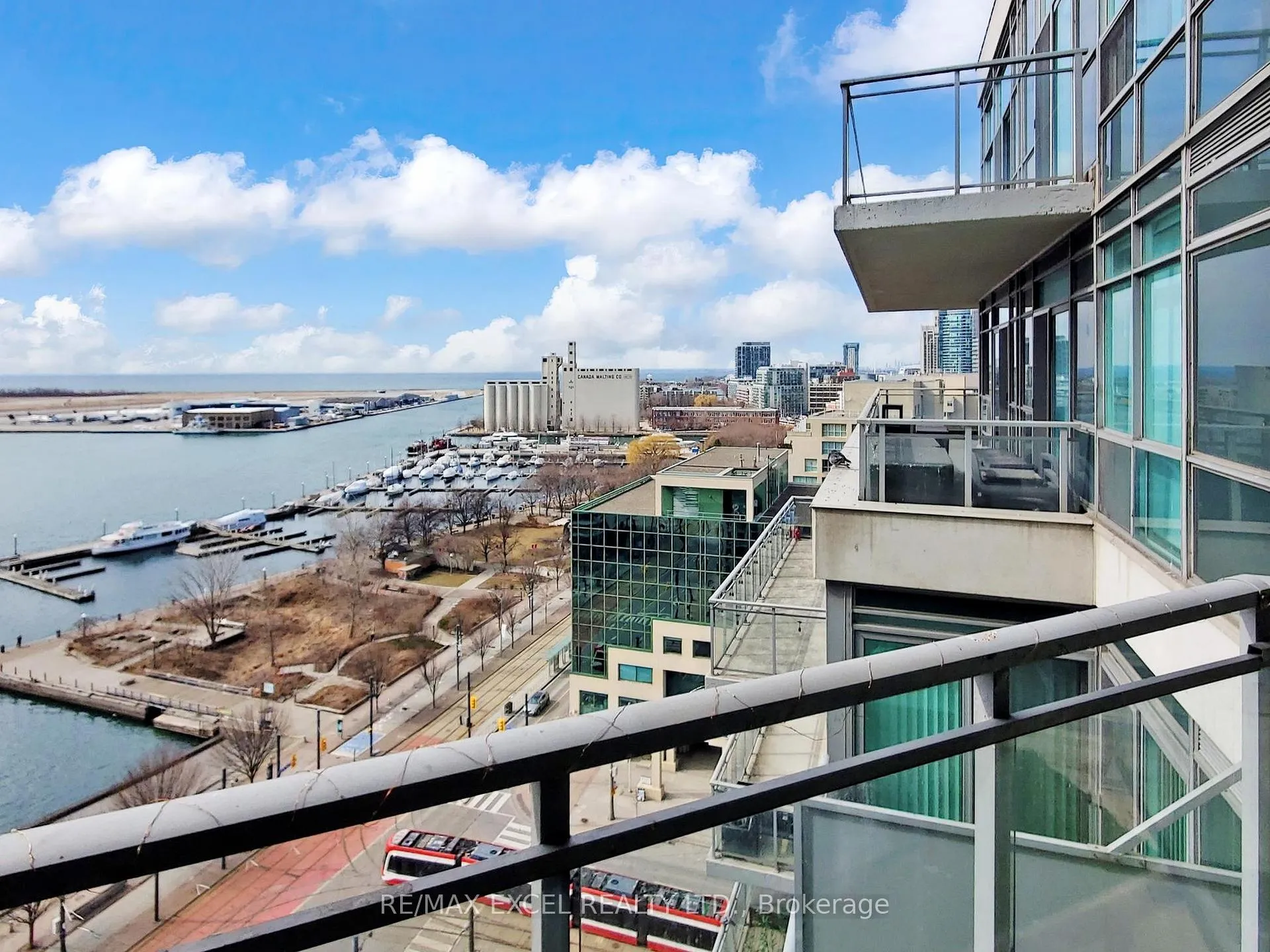Photo 3 of Unit LPH01, 410 Queens Quay, Toronto, Waterfront Communities — HOMEH