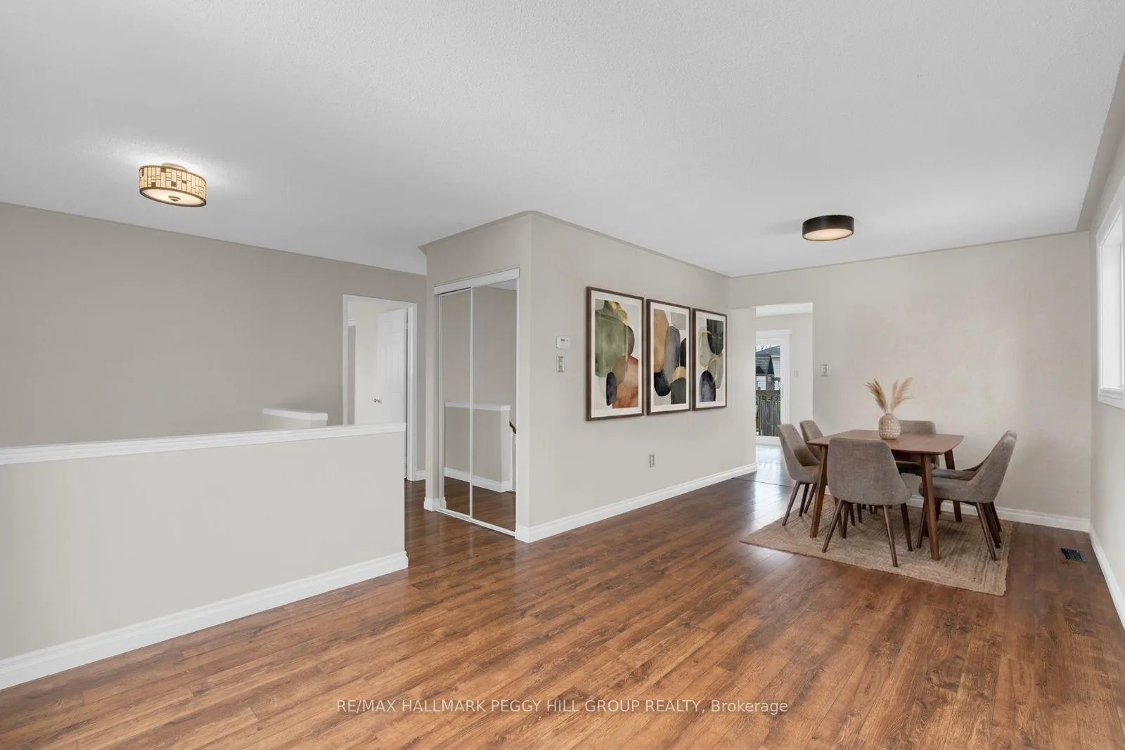 Photo 3 of 47 Chalmers Drive, Barrie, Painswick South — HOMEH