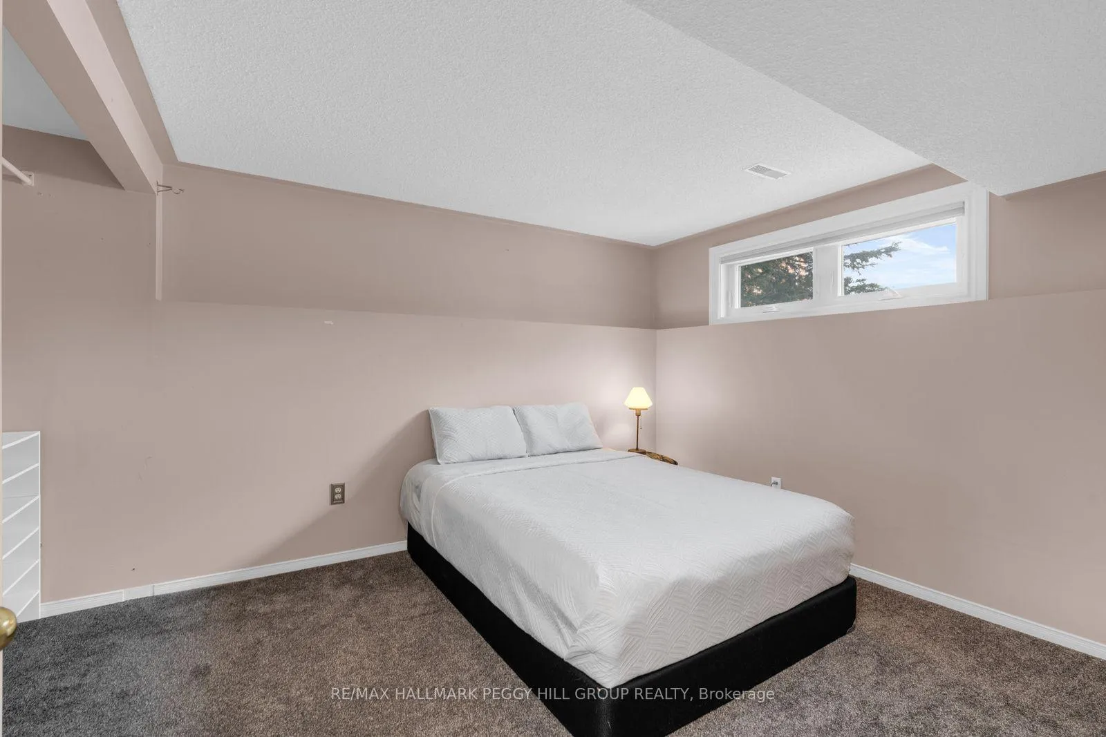 Photo 9 of 47 Chalmers Drive, Barrie, Painswick South — HOMEH