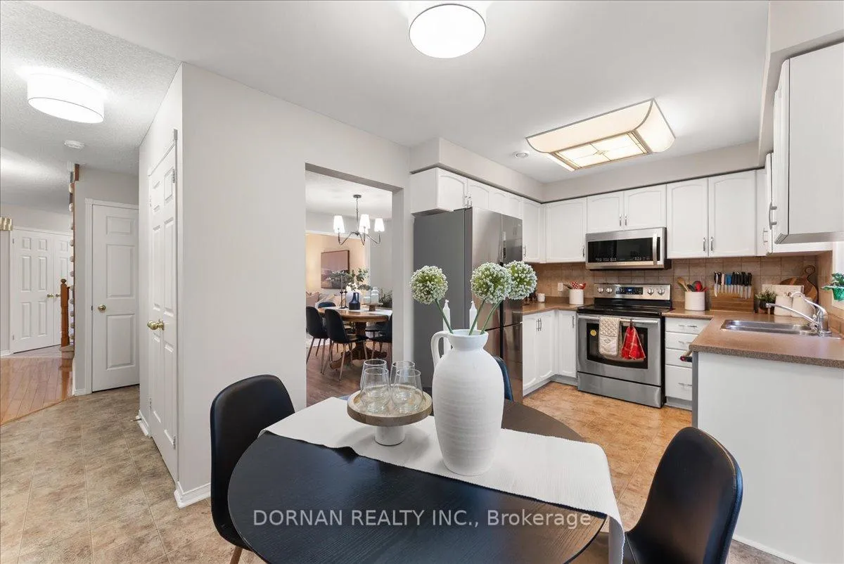 Photo 12 of 3 Bancroft Crescent, Whitby, Williamsburg — HOMEH