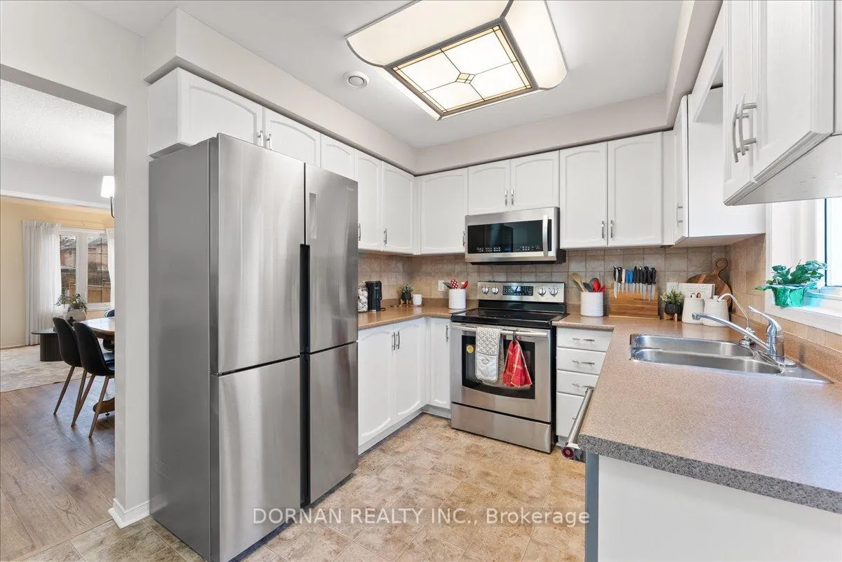 Photo 15 of 3 Bancroft Crescent, Whitby, Williamsburg — HOMEH