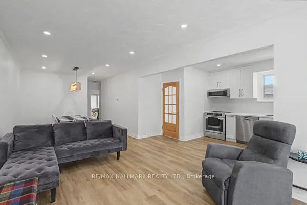 Photo 6 of 37 Avis Crescent, Toronto, O'Connor-Parkview — HOMEH