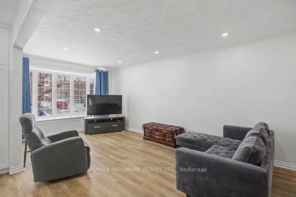 Photo 7 of 37 Avis Crescent, Toronto, O'Connor-Parkview — HOMEH