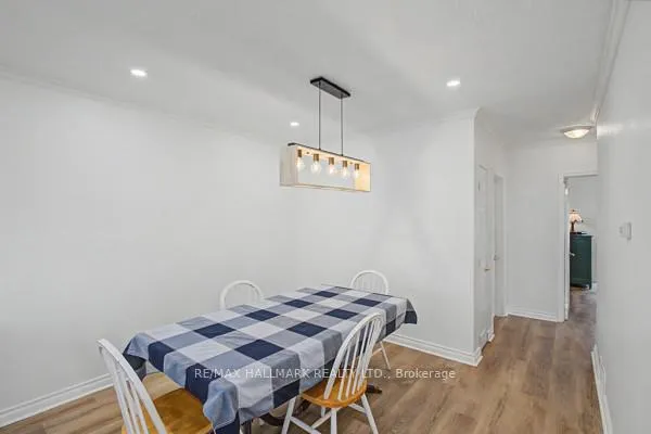 Photo 8 of 37 Avis Crescent, Toronto, O'Connor-Parkview — HOMEH
