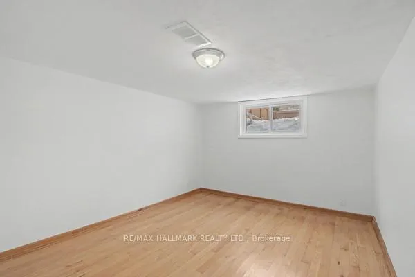 Photo 20 of 37 Avis Crescent, Toronto, O'Connor-Parkview — HOMEH