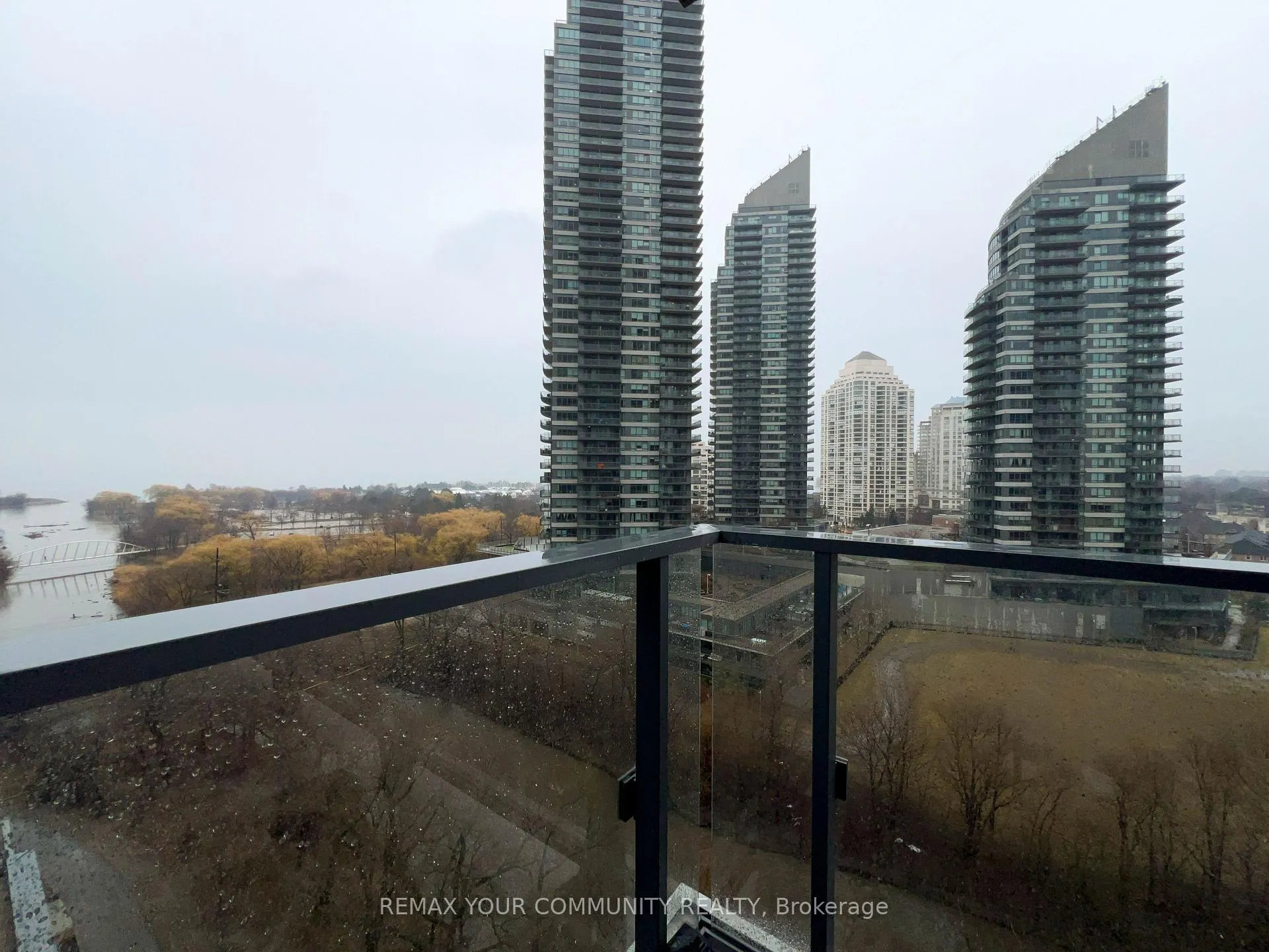 Front of Unit 1109, 2220 Lake Shore Boulevard W