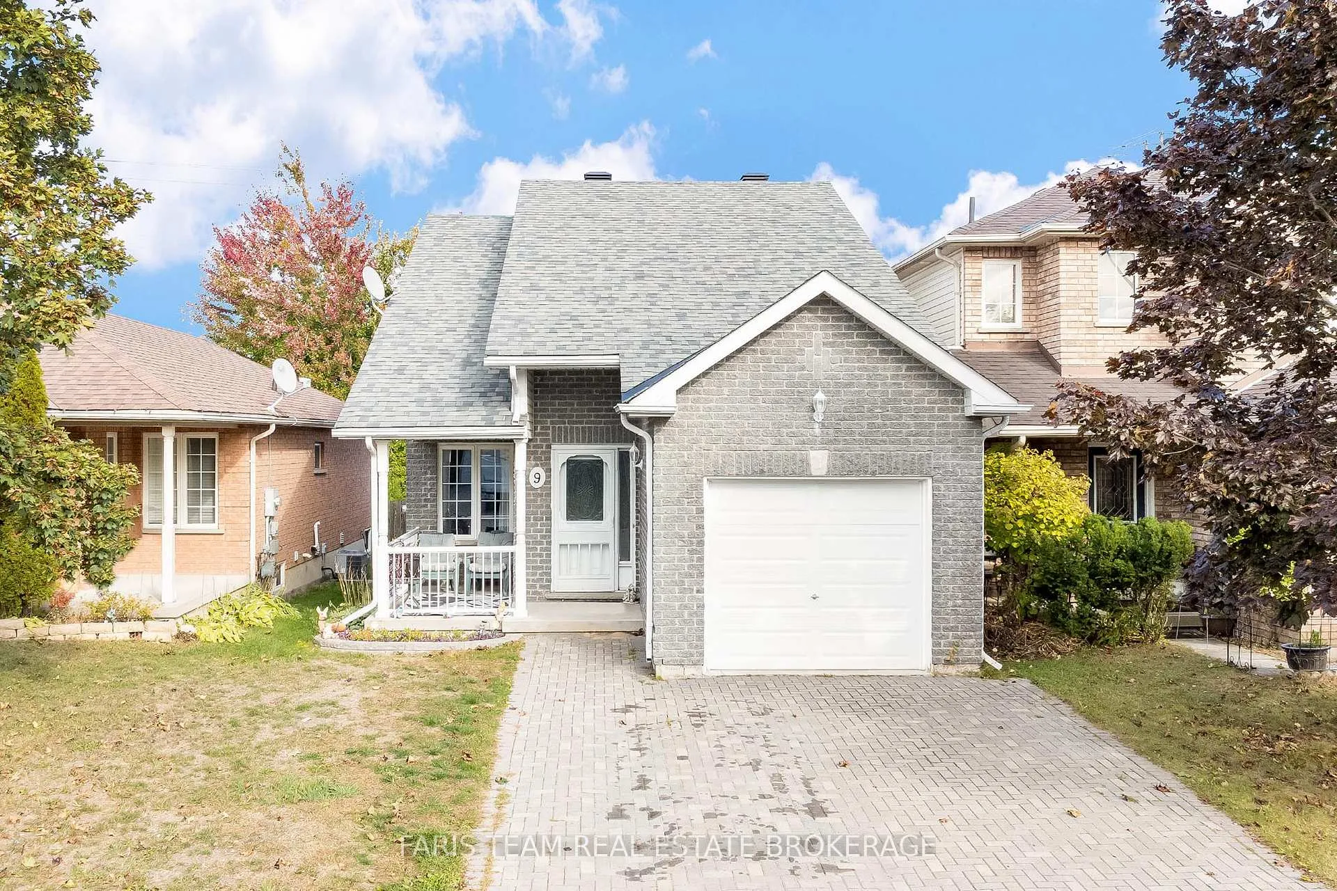 Photo 2 of 9 Julia Crescent, Orillia — HOMEH