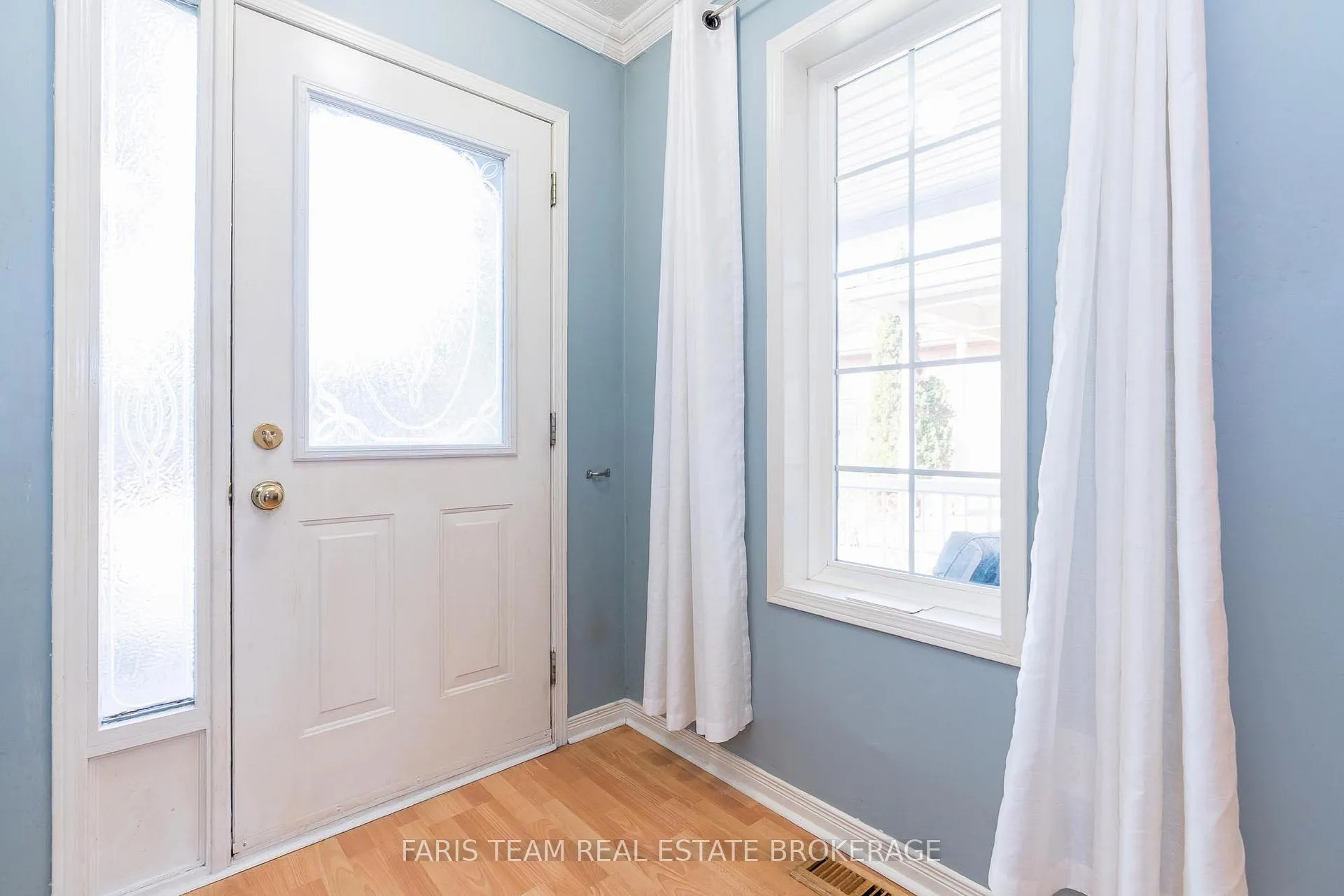 Photo 7 of 9 Julia Crescent, Orillia — HOMEH