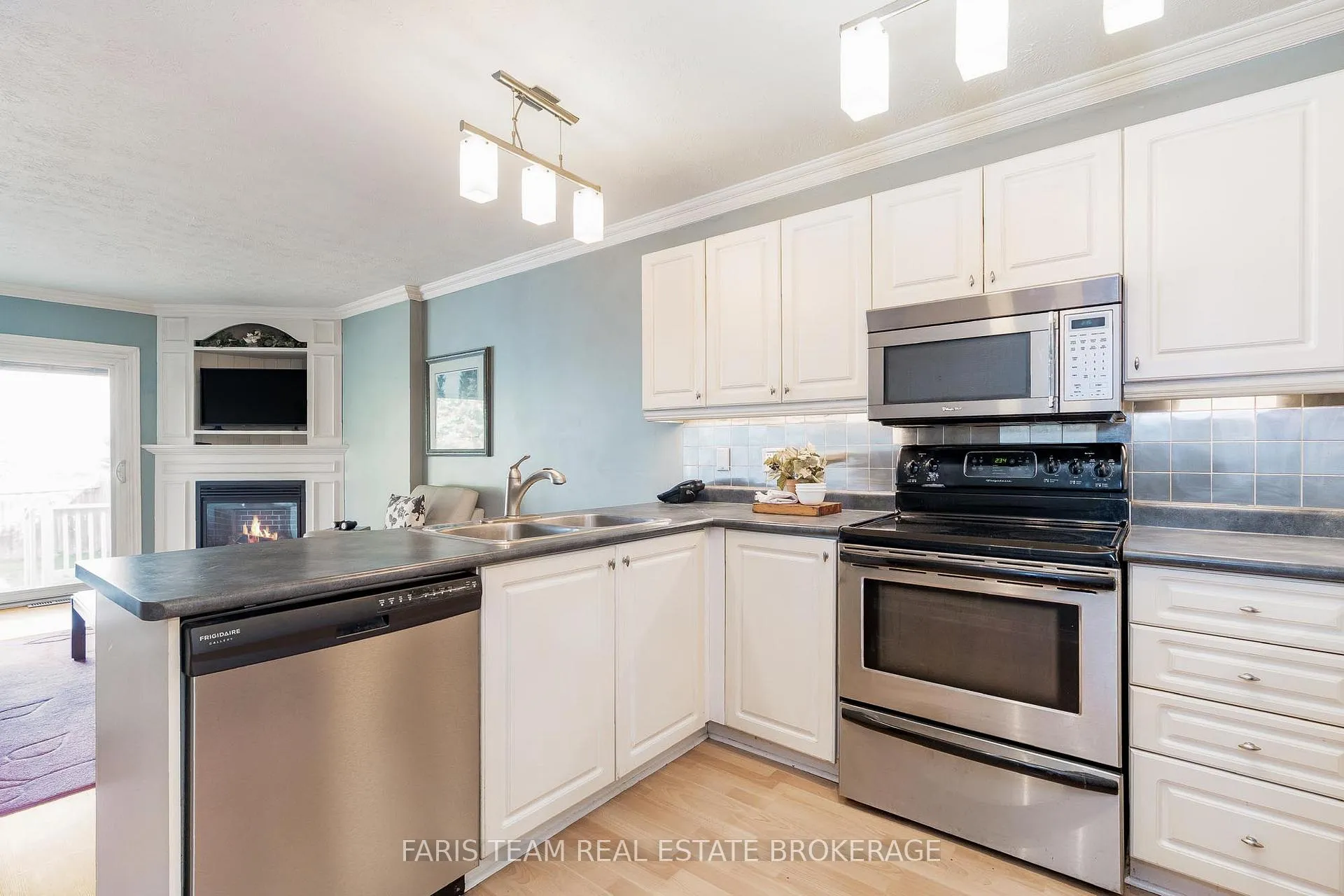 Photo 11 of 9 Julia Crescent, Orillia — HOMEH